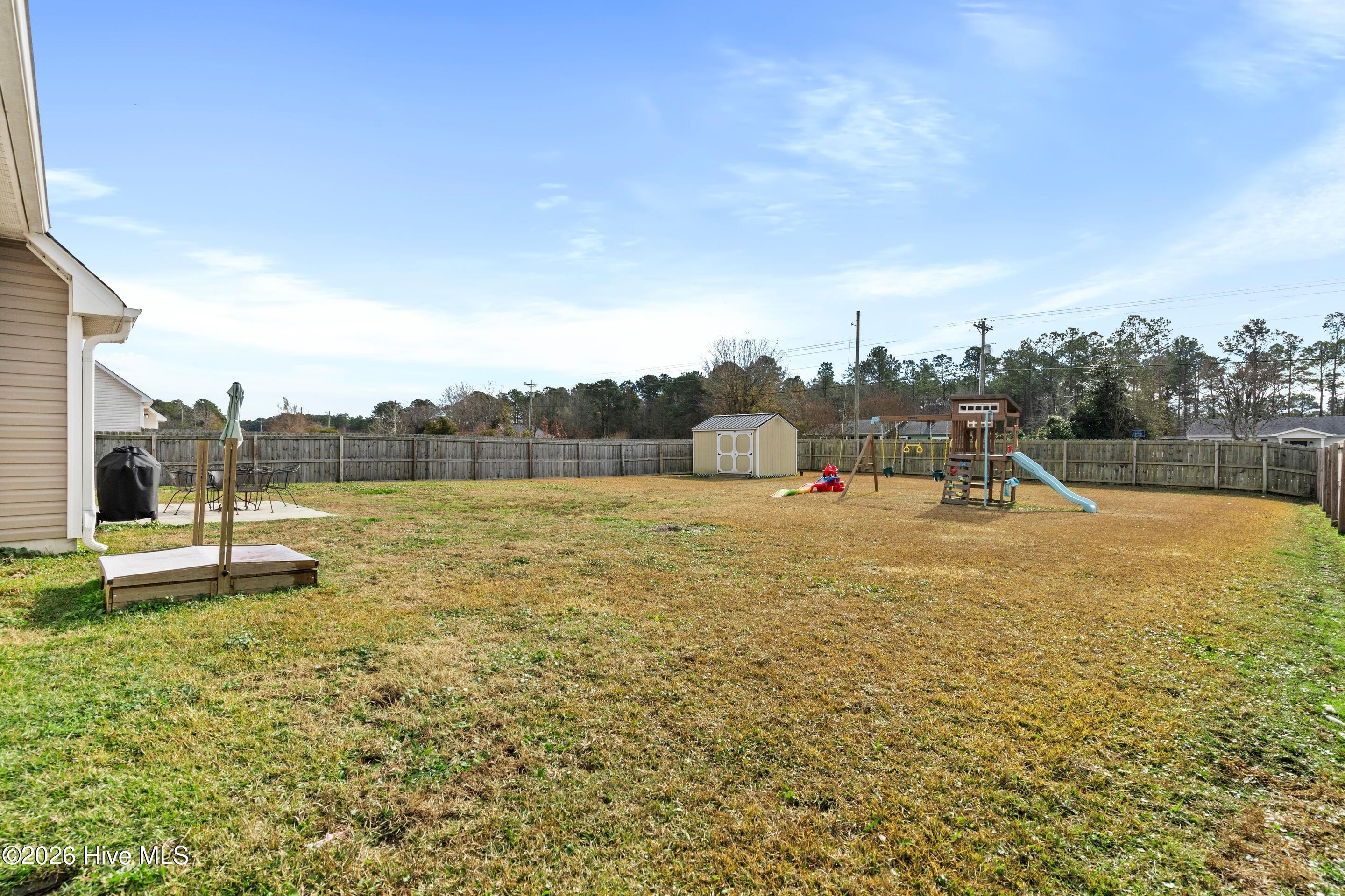 100548782 | Photo 36