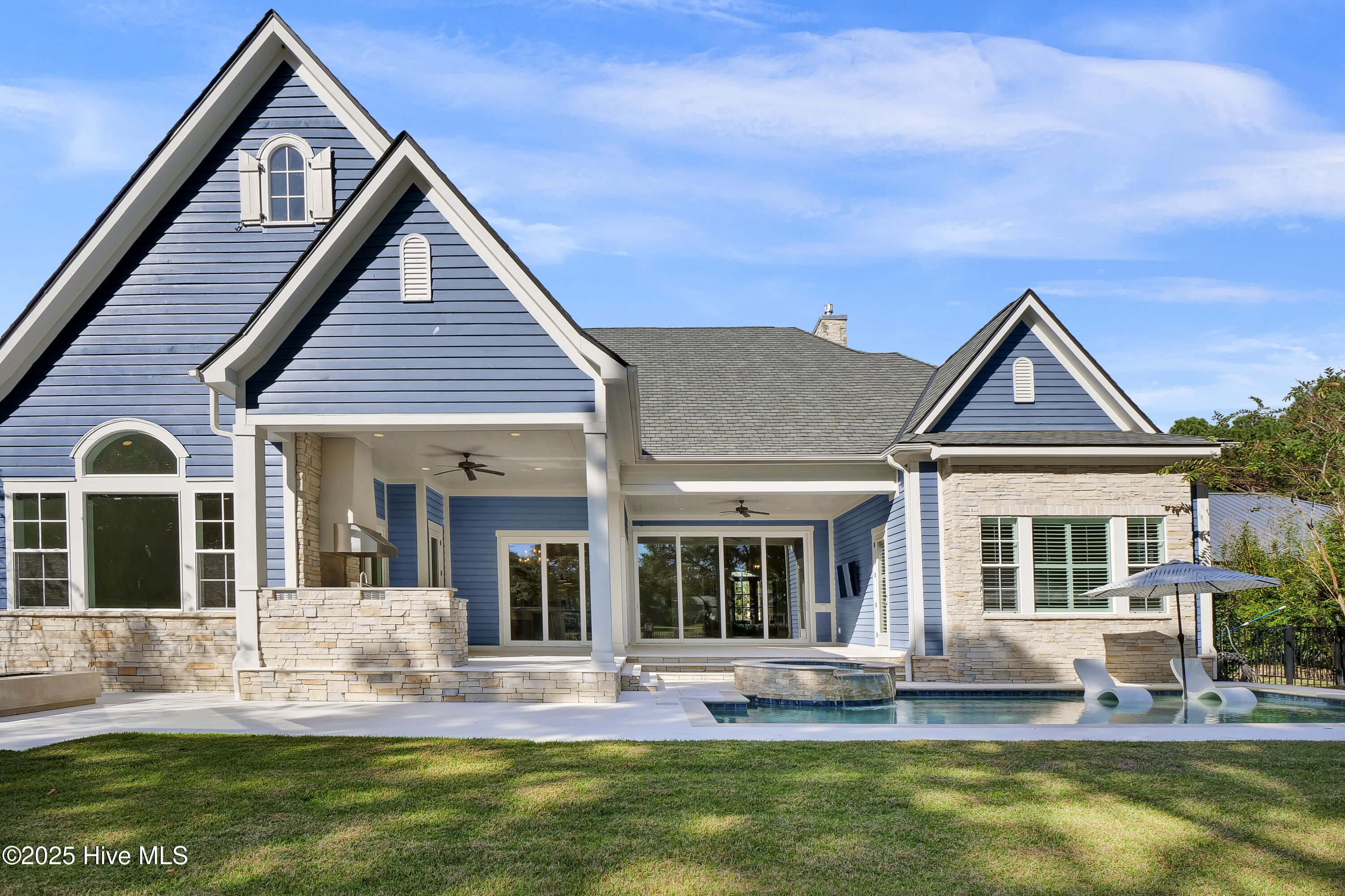 100538861 | Photo 27