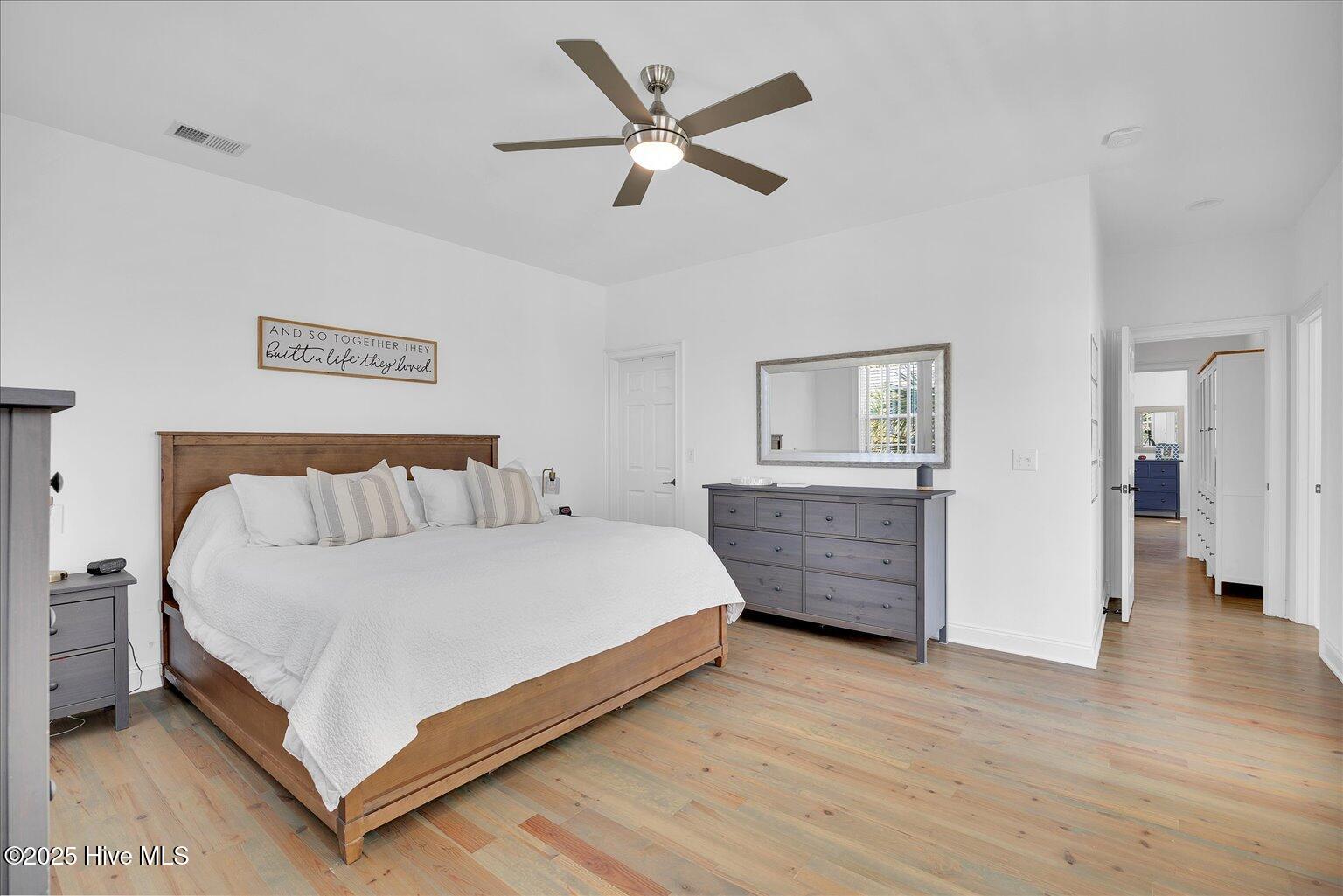 100545329 | Photo 22