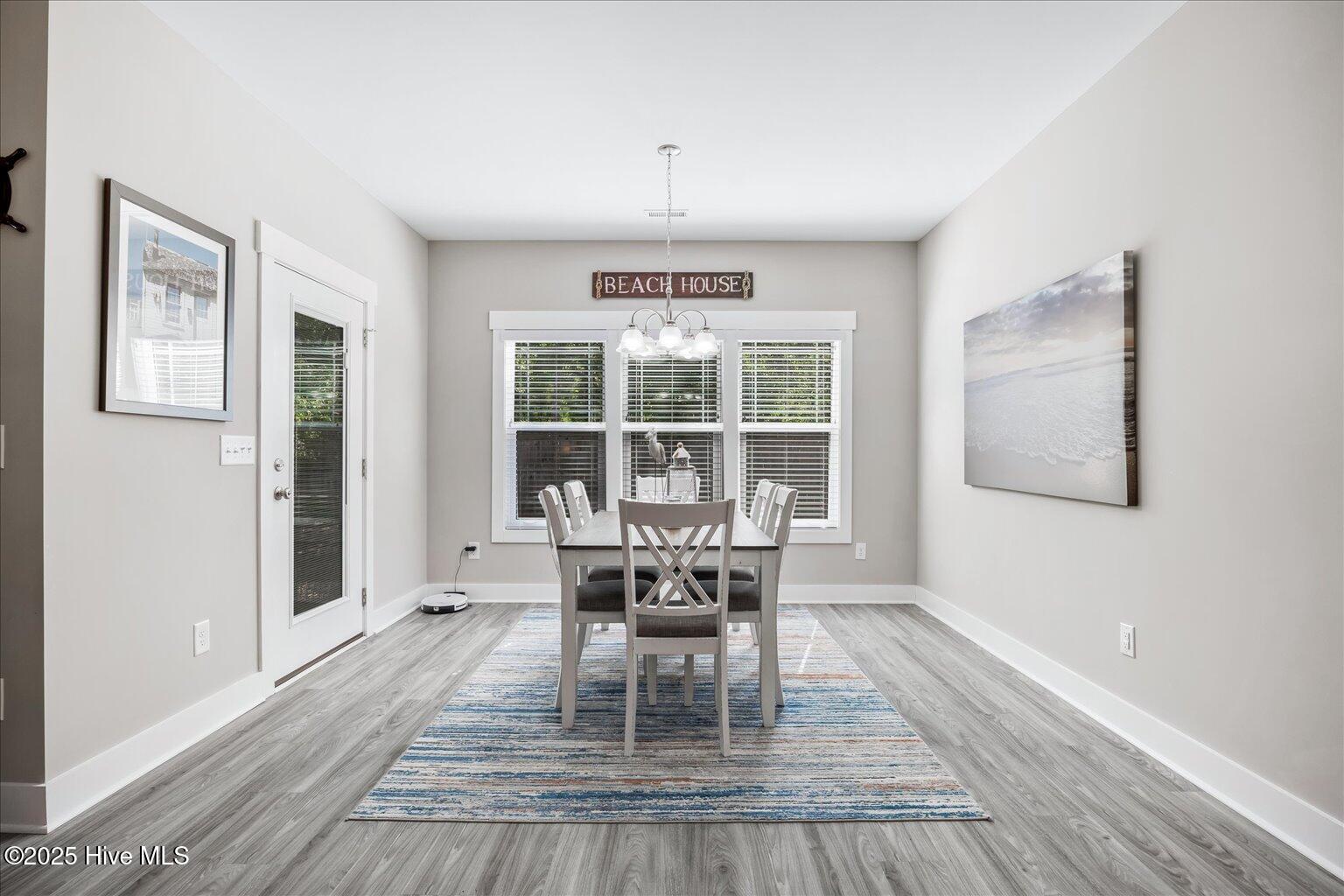 100528541 | Photo 28