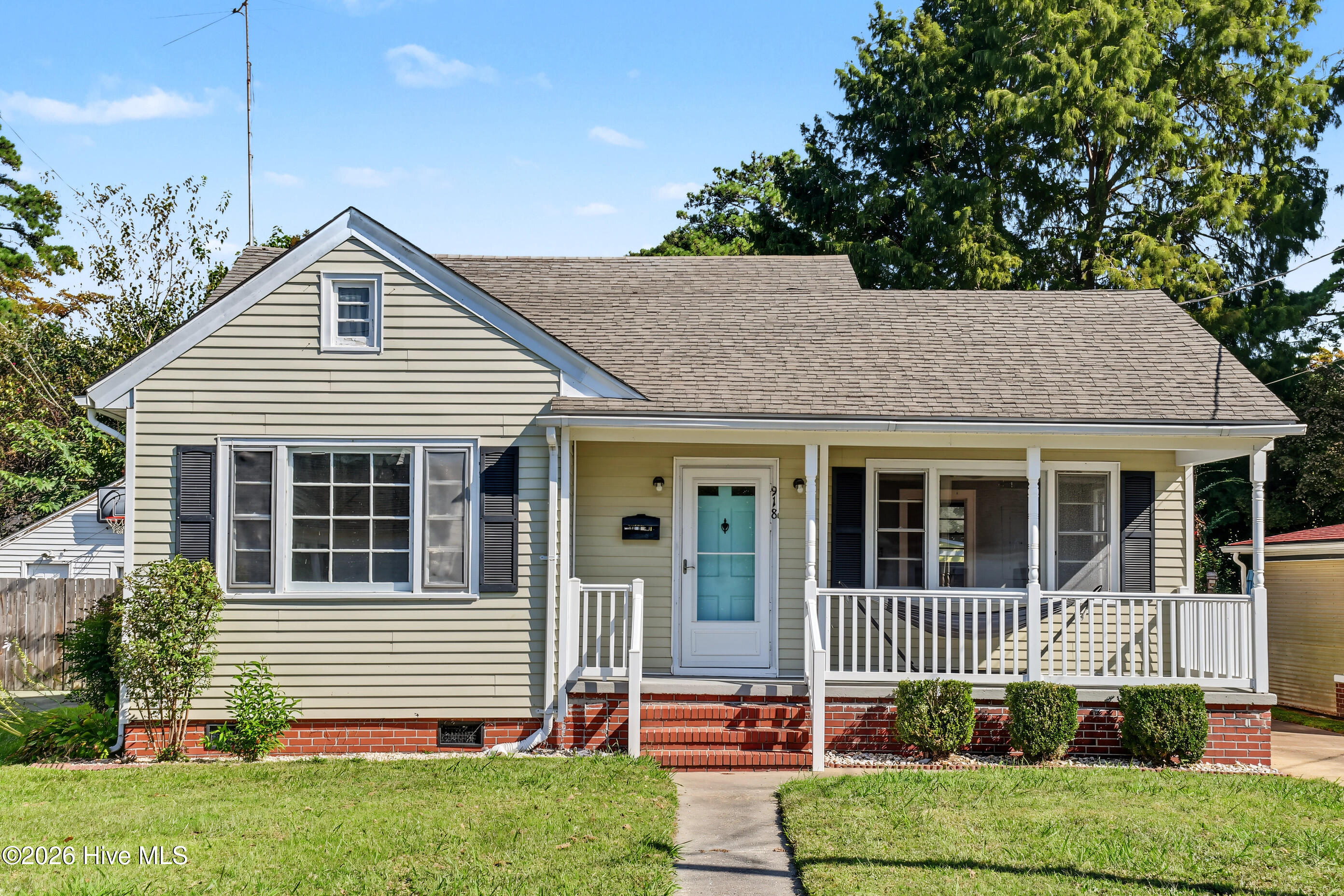 Photo 1 of Single family home for sale at 918 Woodruff Ave, Elizabeth City, NC 27909 | MLS# 100607955 | Listing updated on 2026-10-05