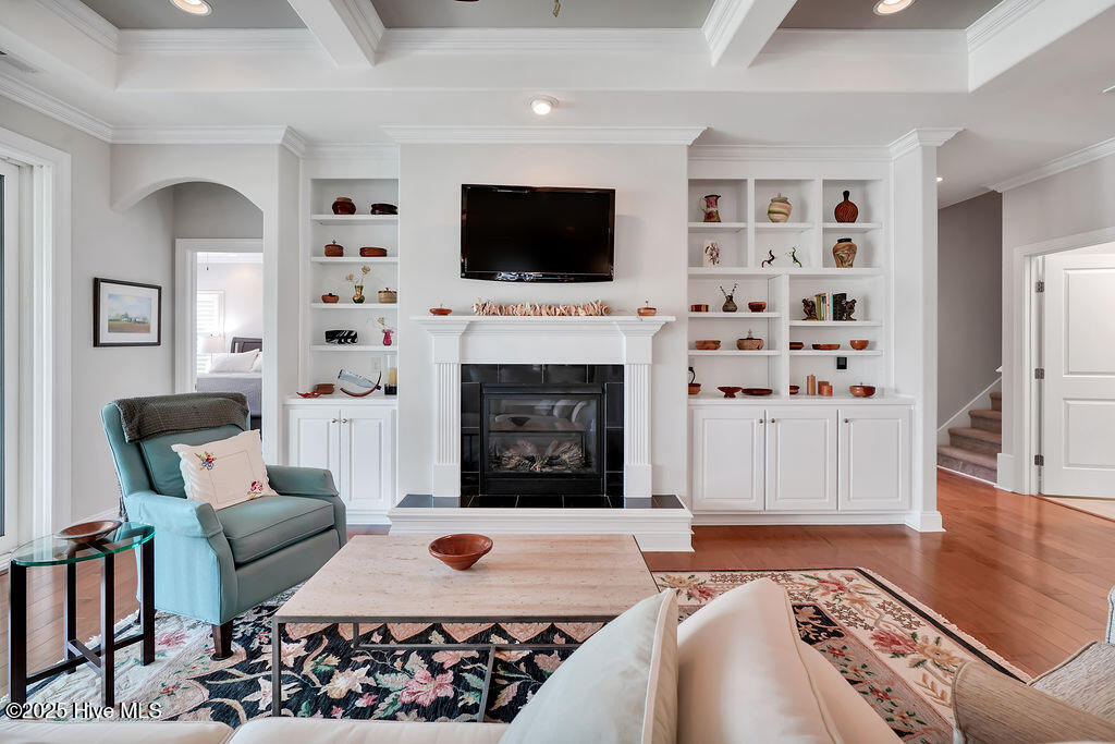 100534763 | Photo 12