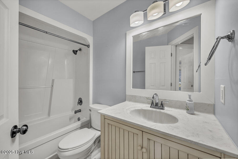 100531490 | Photo 23