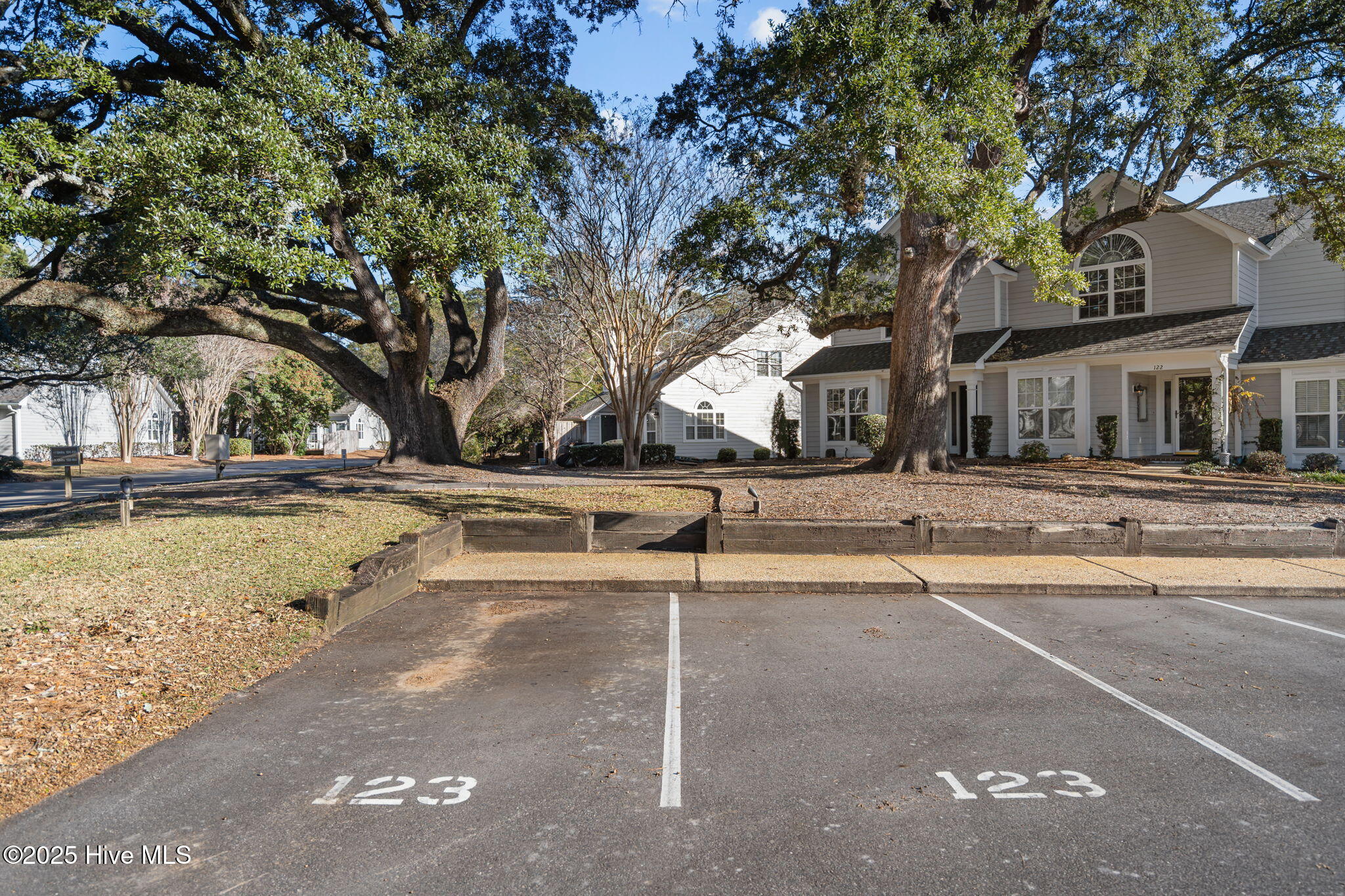 100546040 | Photo 30