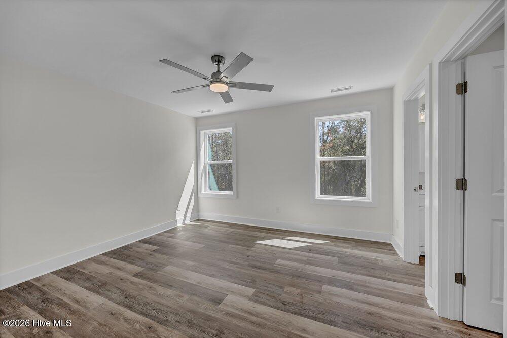 100561464 | Photo 13