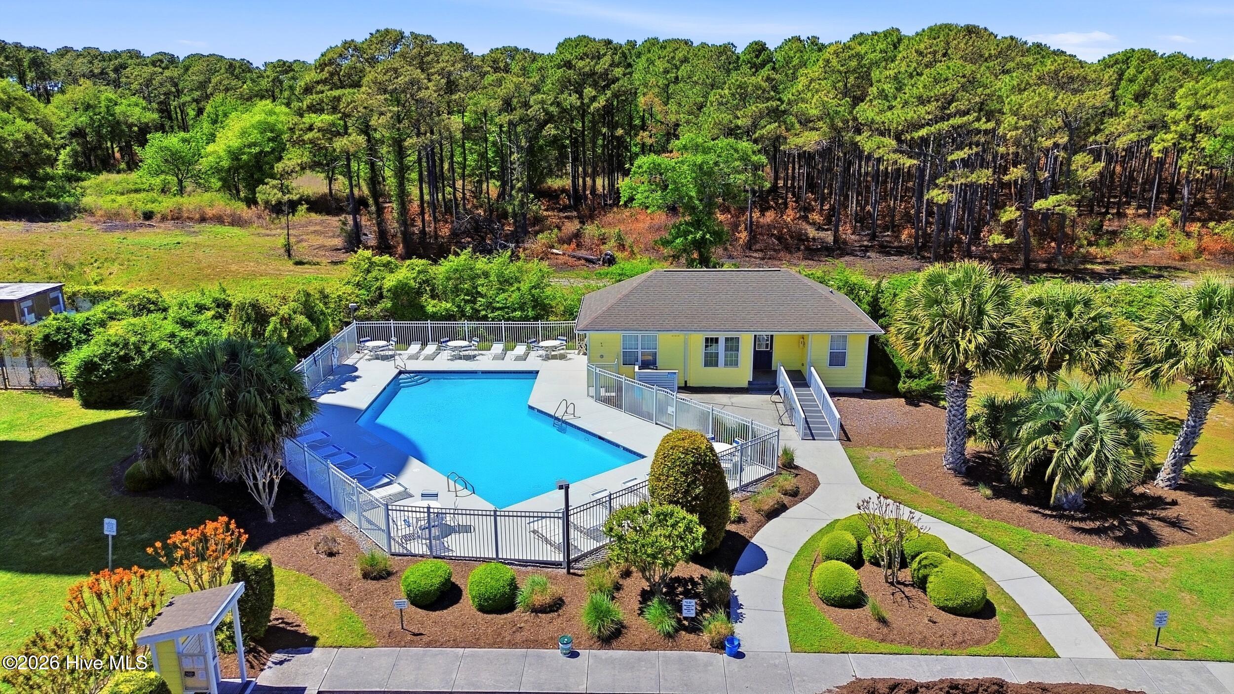 100566721 | Photo 35