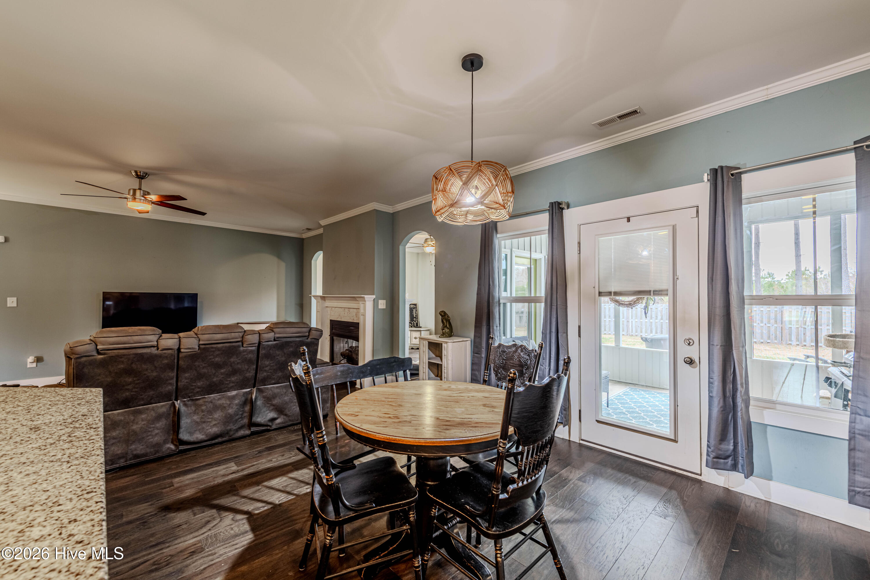 100559174 | Photo 31