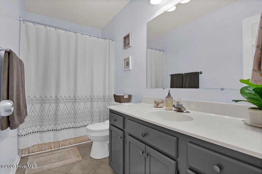 100551608 | Photo 23