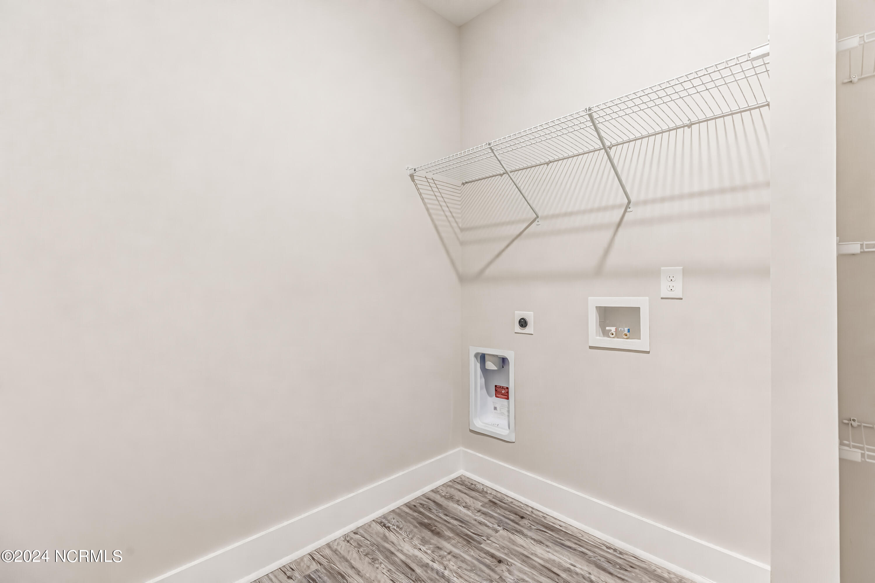 100562598 | Photo 22