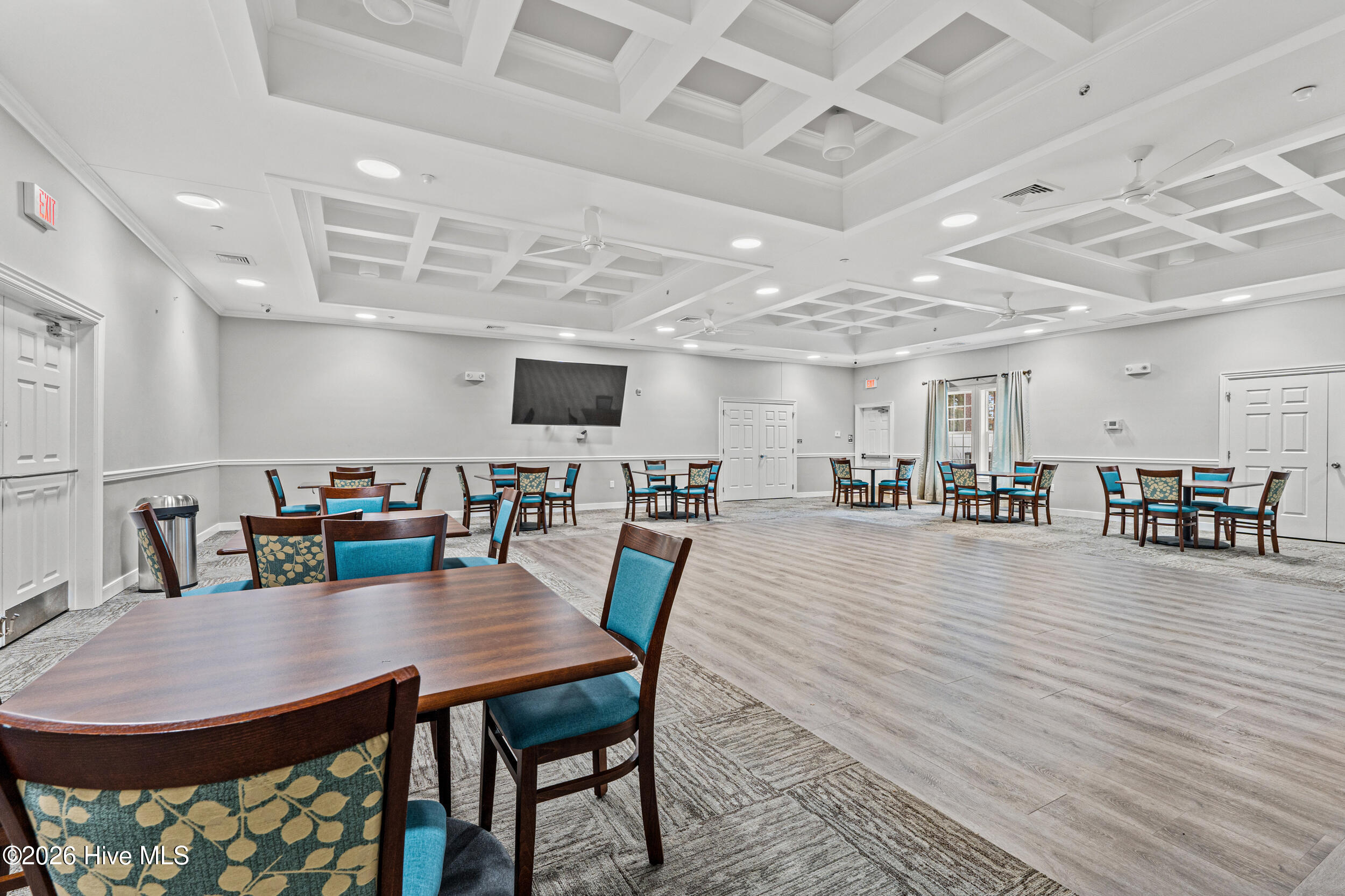 100565603 | Photo 11