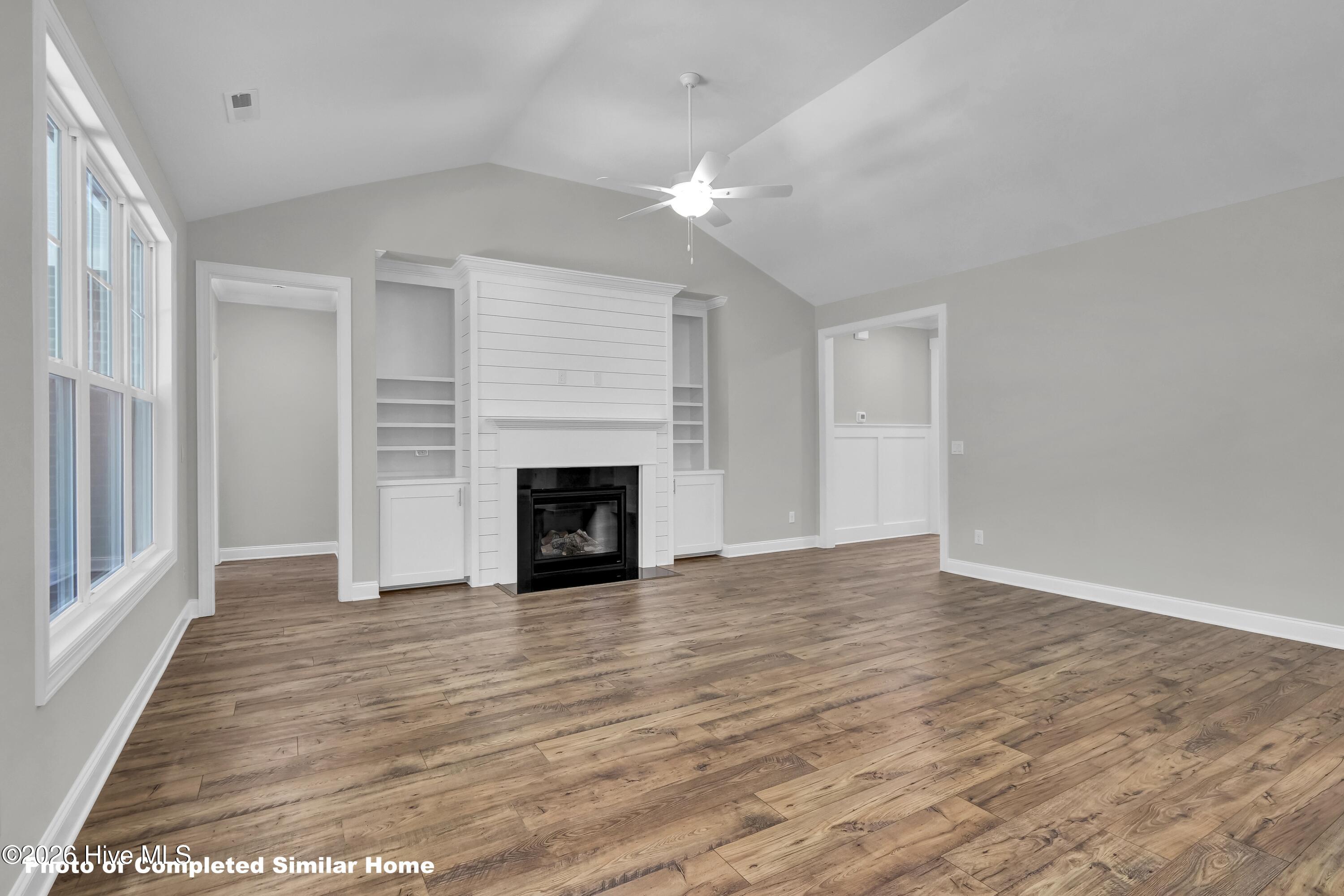 100547809 | Photo 11