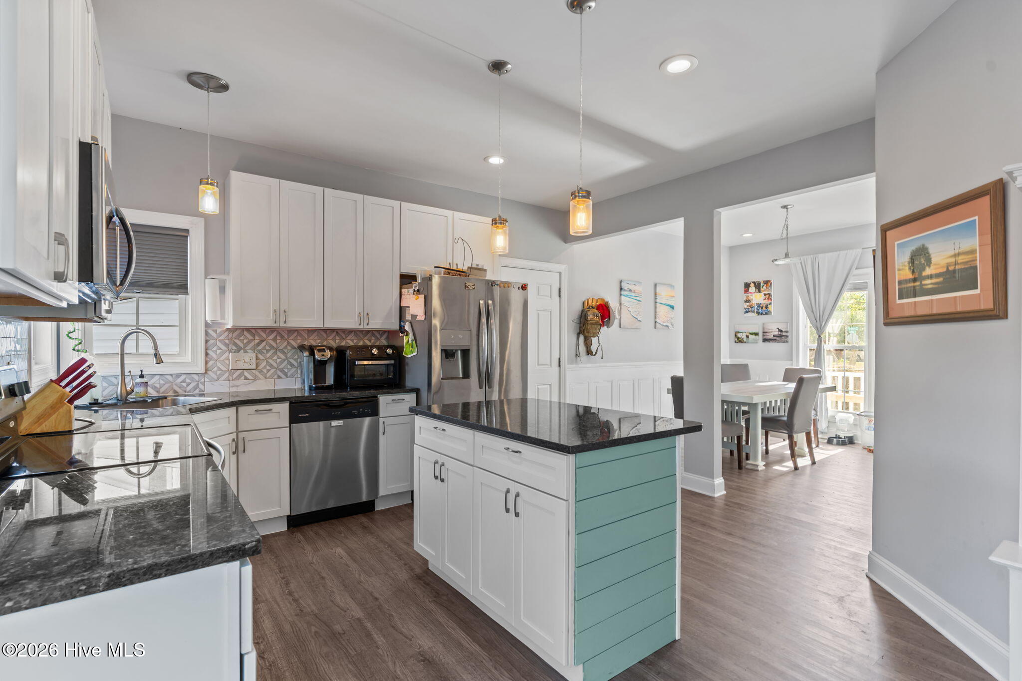 100564590 | Photo 15