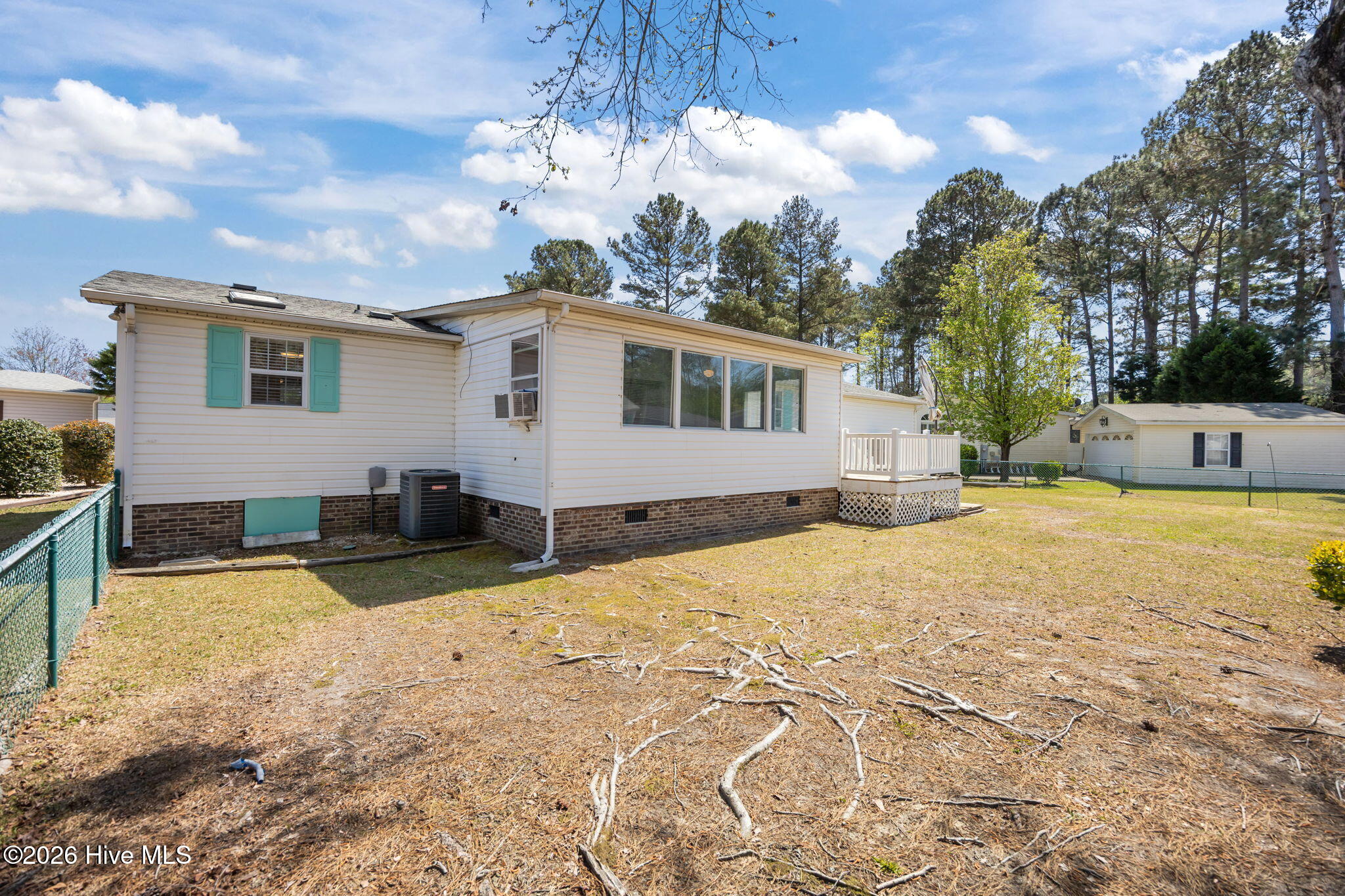 100564707 | Photo 41