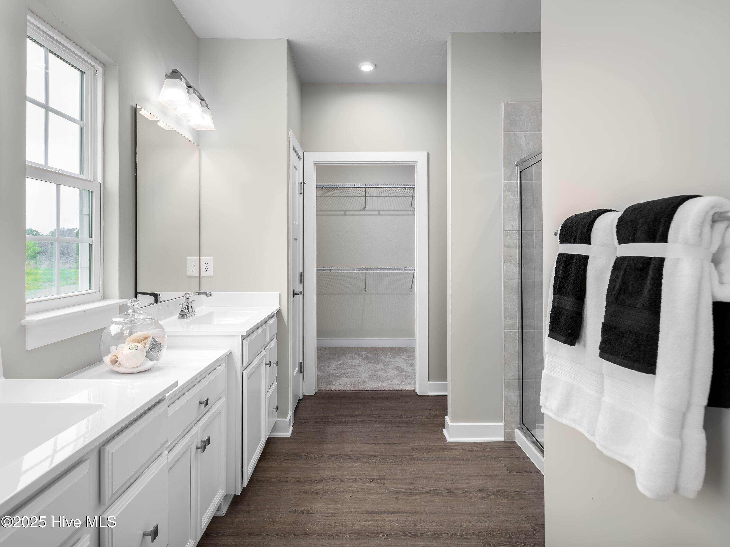 100558344 | Photo 10