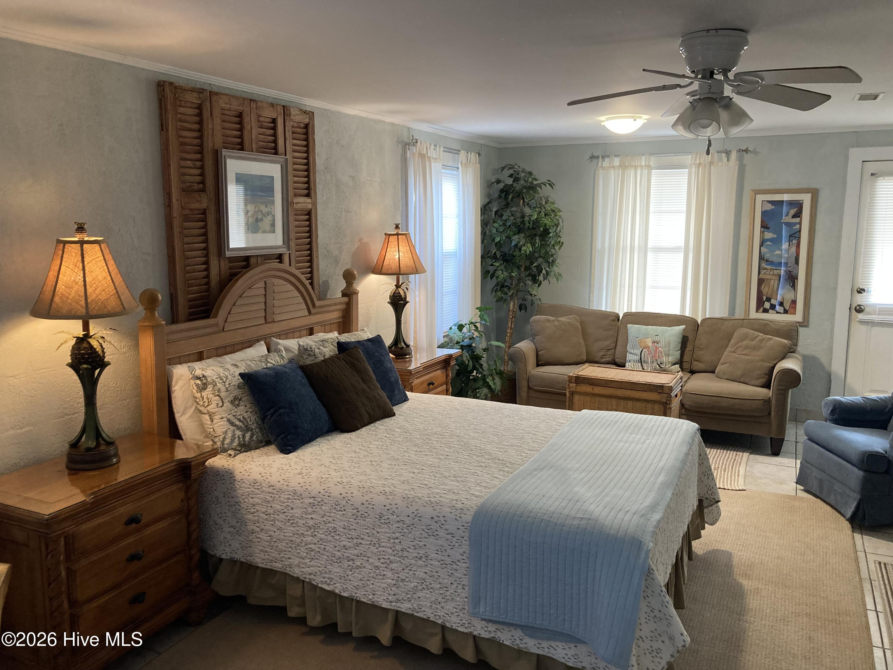 100560926 | Photo 15