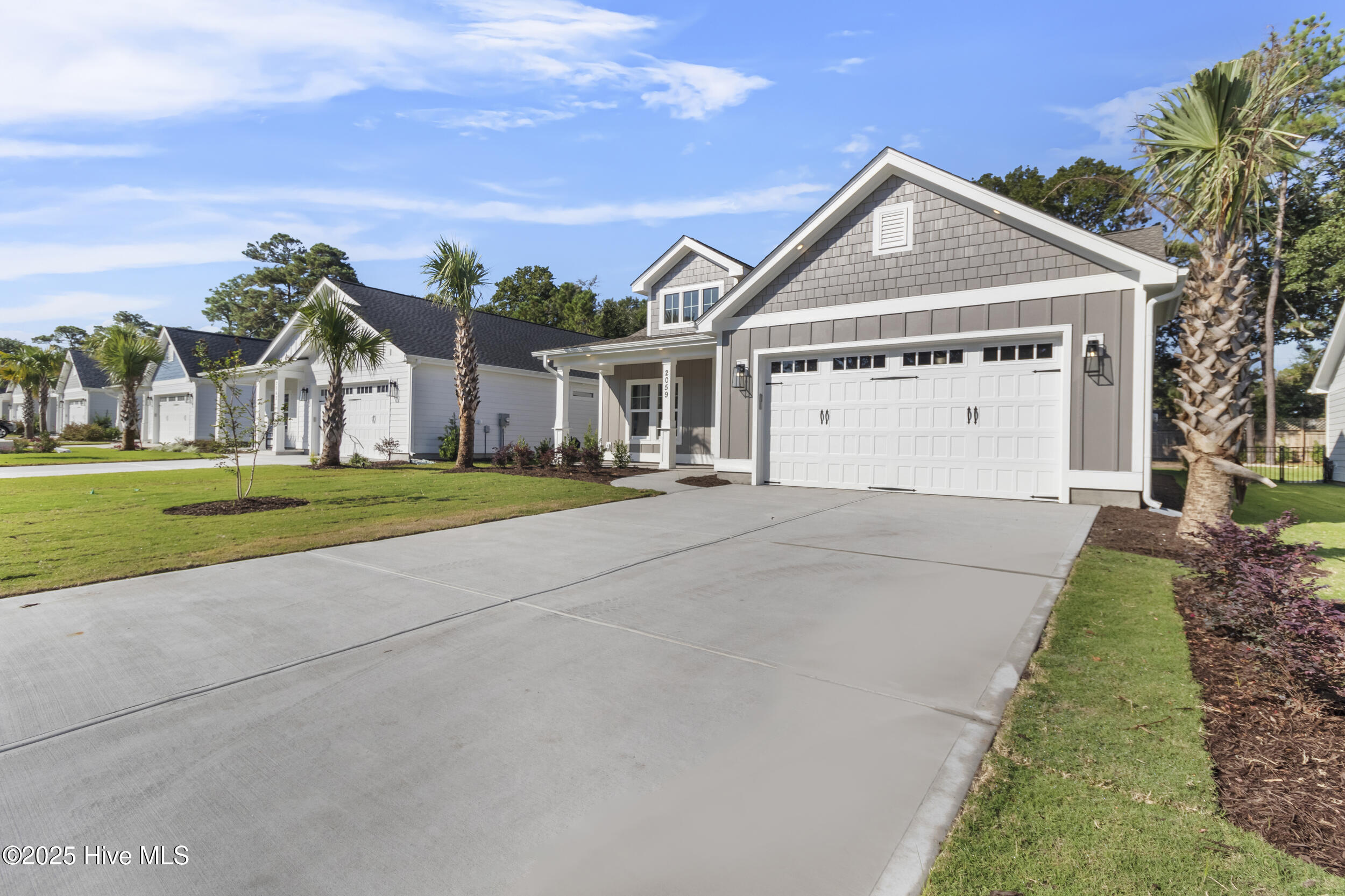 2059 Greenside Manor Drive SW, Ocean Isle Beach, NC 28469 – photo 5: 2059 Greenside Manor