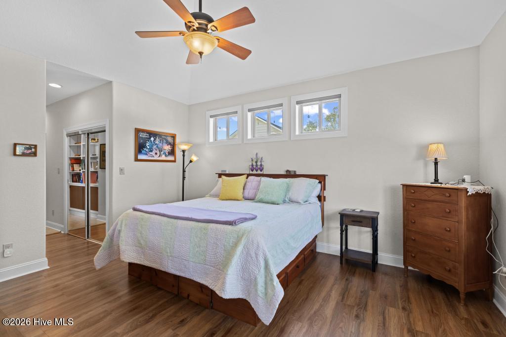 100564942 | Photo 22