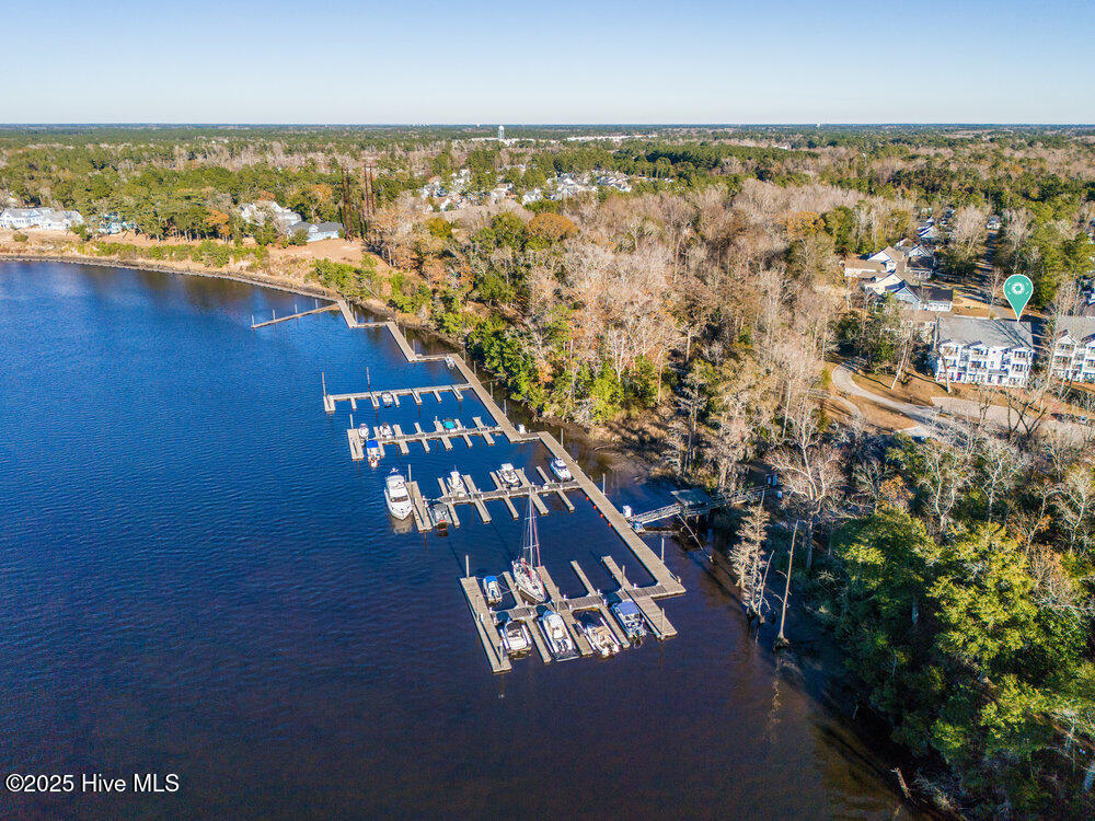 100547511 | Photo 51