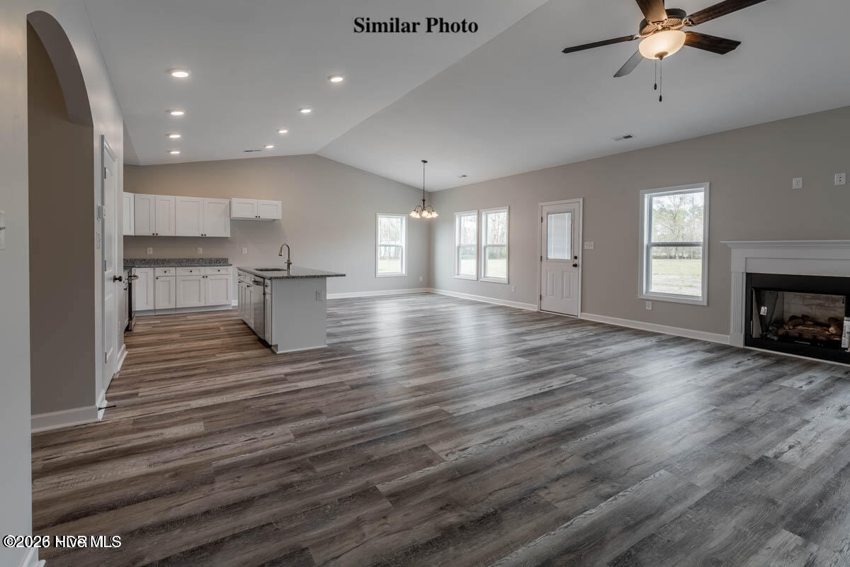 100559234 | Photo 16