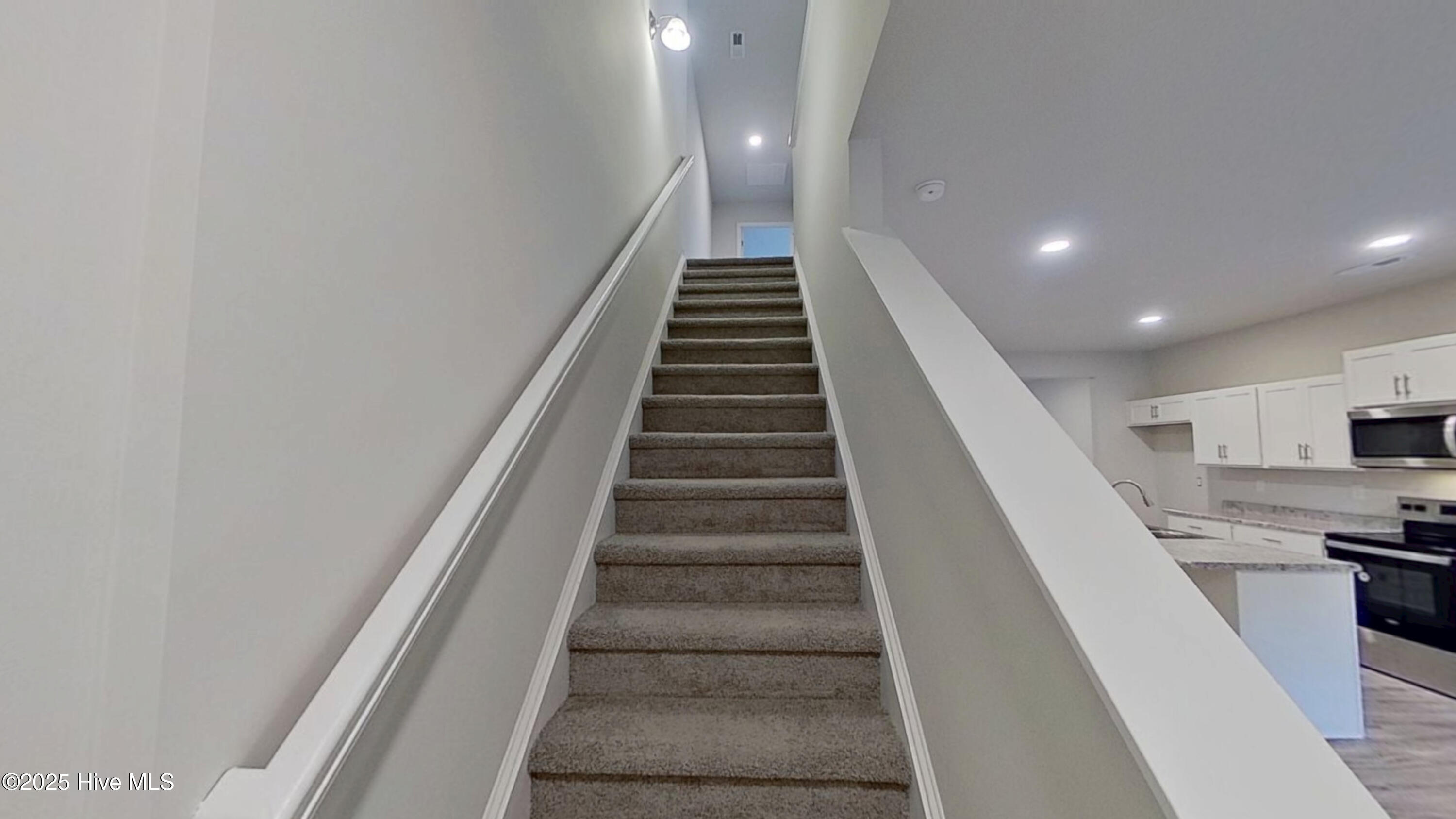 100545761 | Photo 10