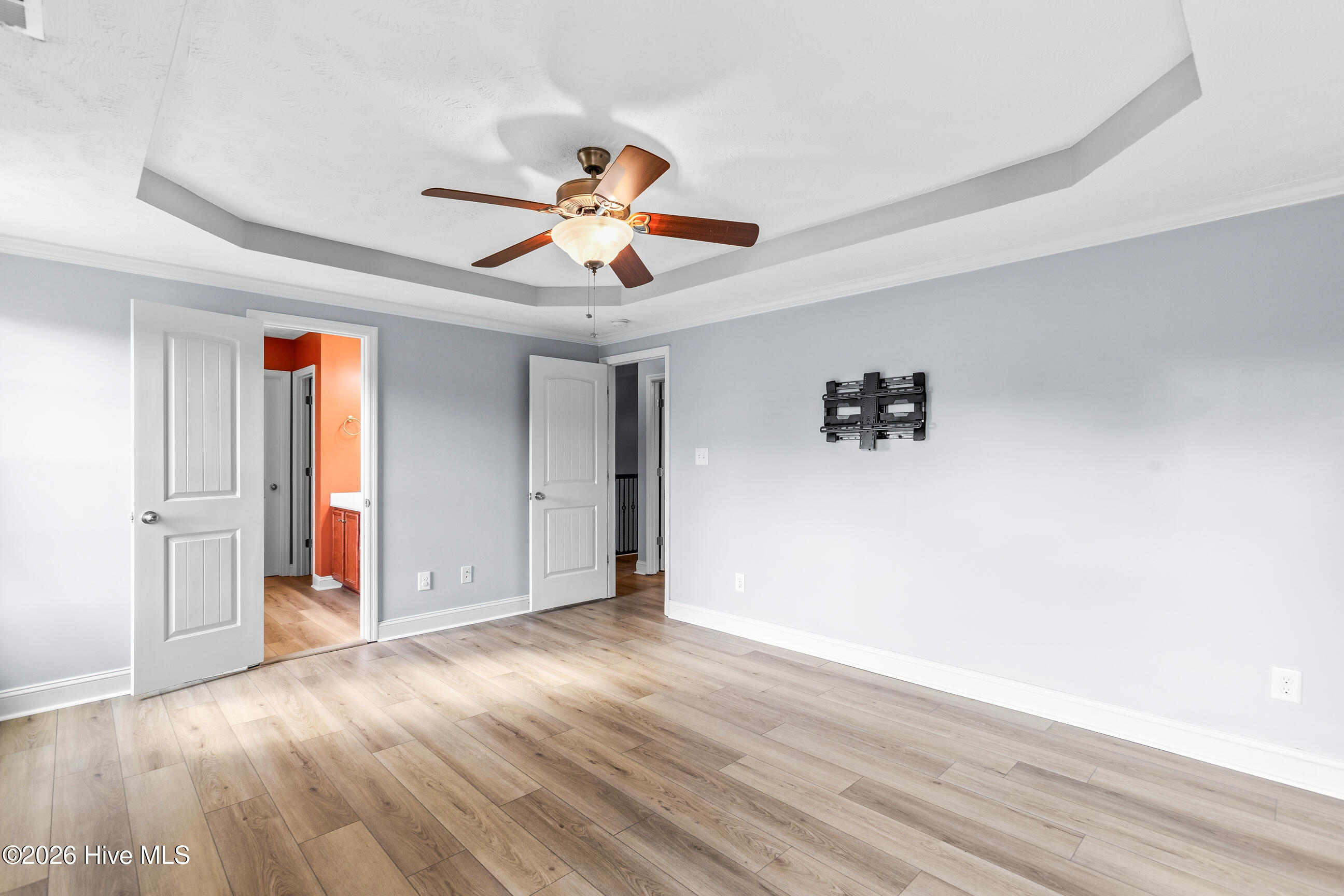 100570395 | Photo 18