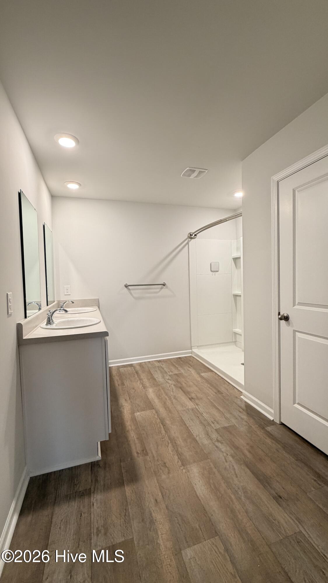 100549167 | Photo 18