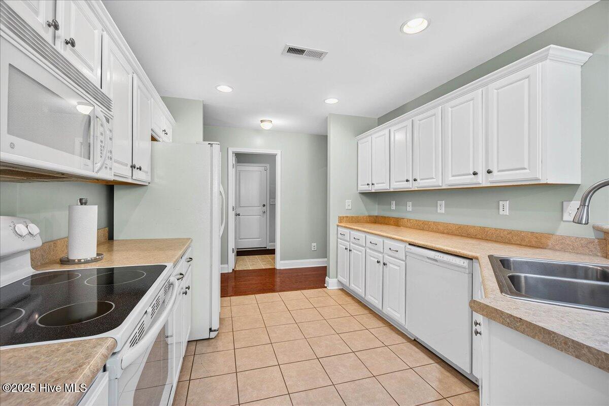 100516834 | Photo 11