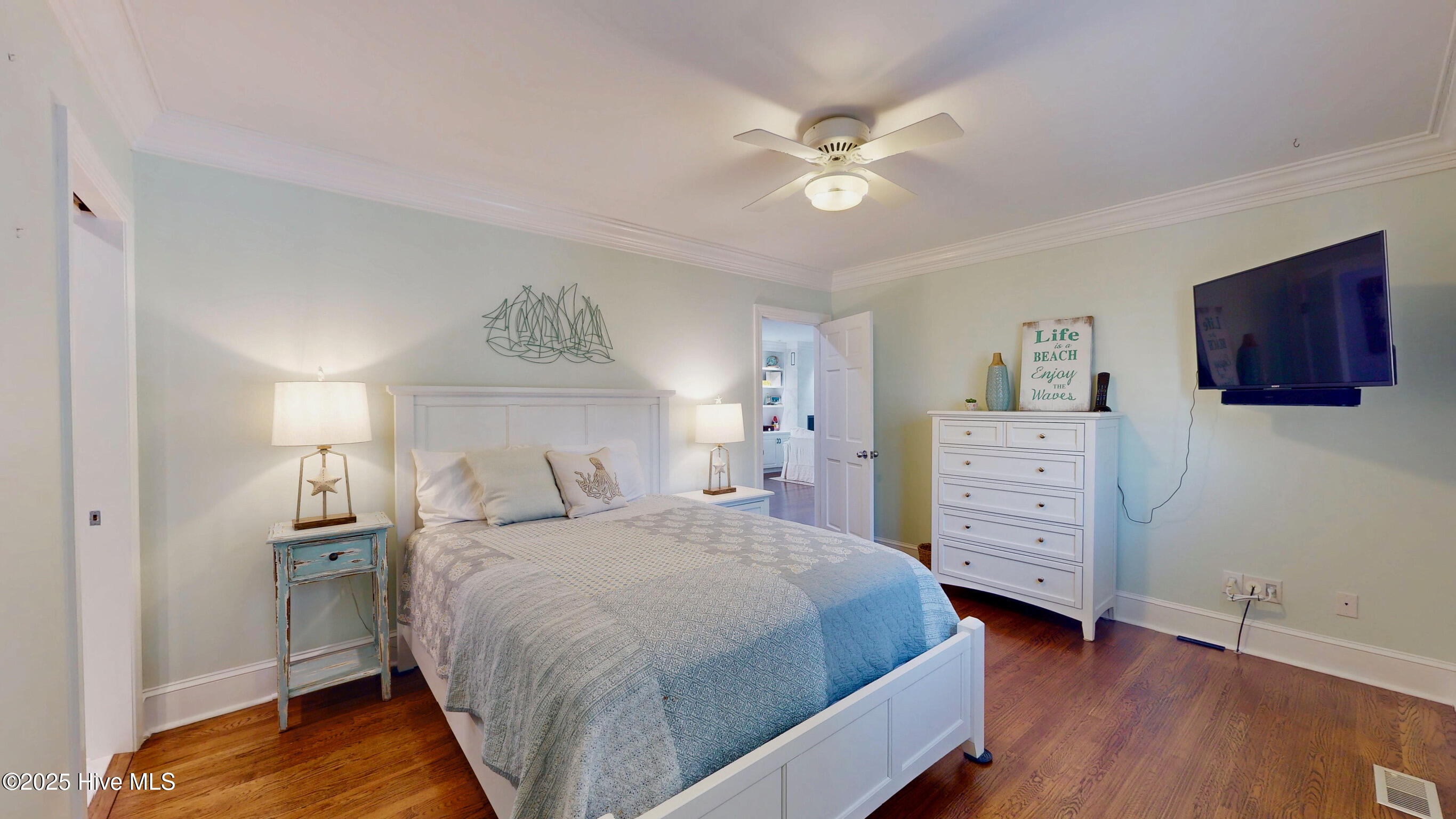 100543231 | Photo 37