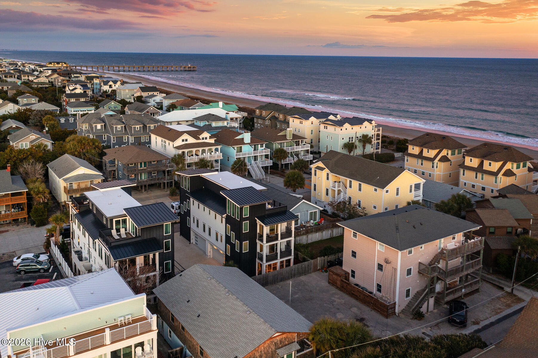 100560077 | Photo 59