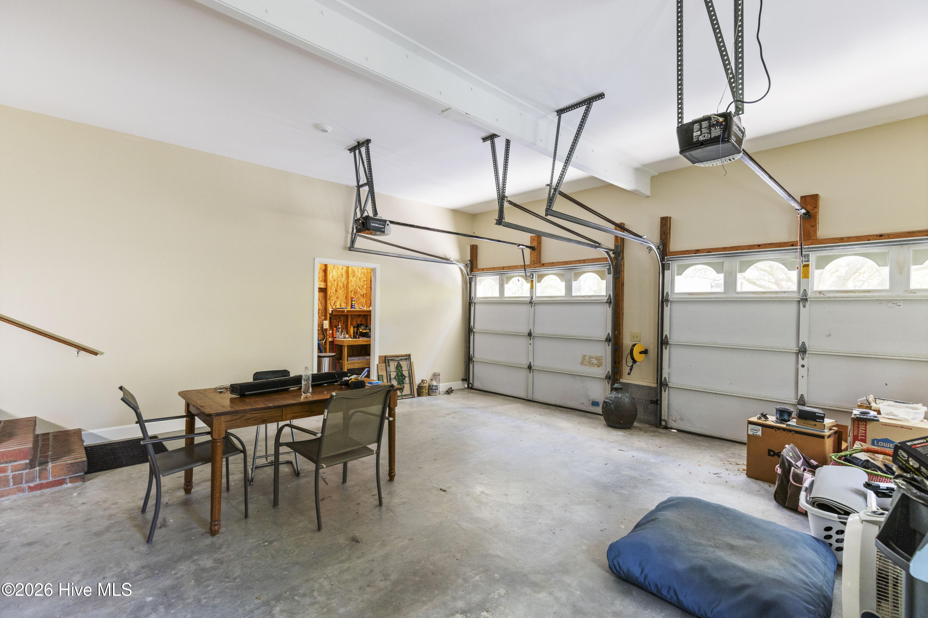 100569579 | Photo 63