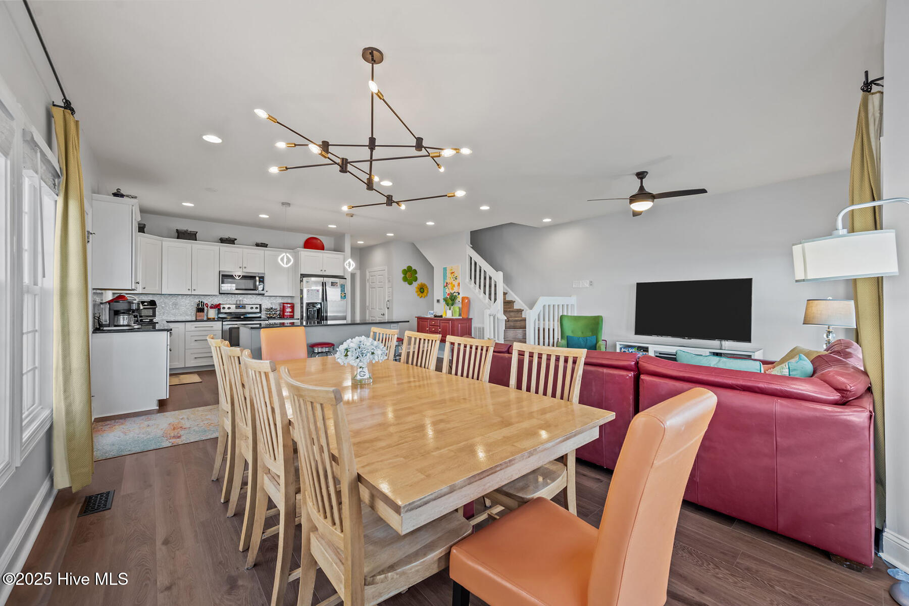 100537355 | Photo 19