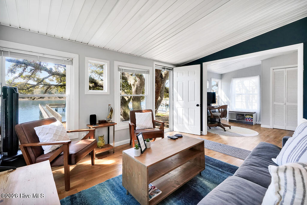 100559547 | Photo 25