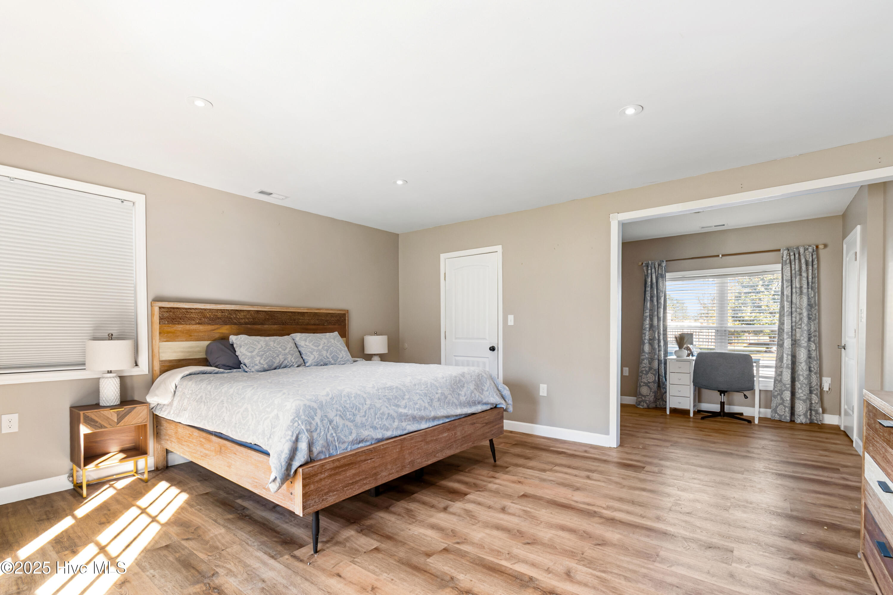 100542799 | Photo 10