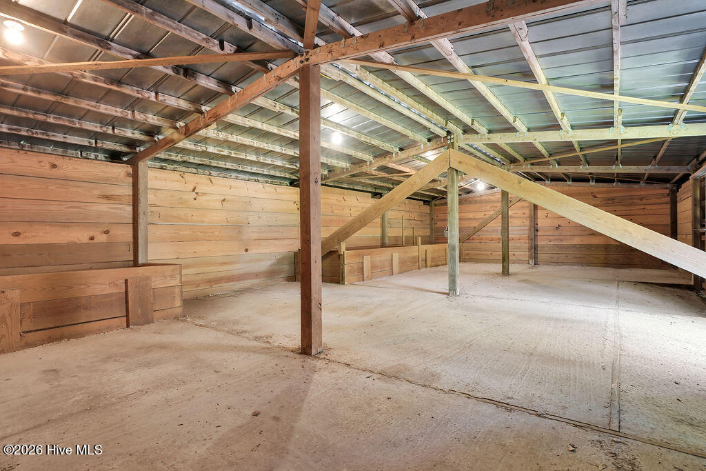 100557409 | Photo 41