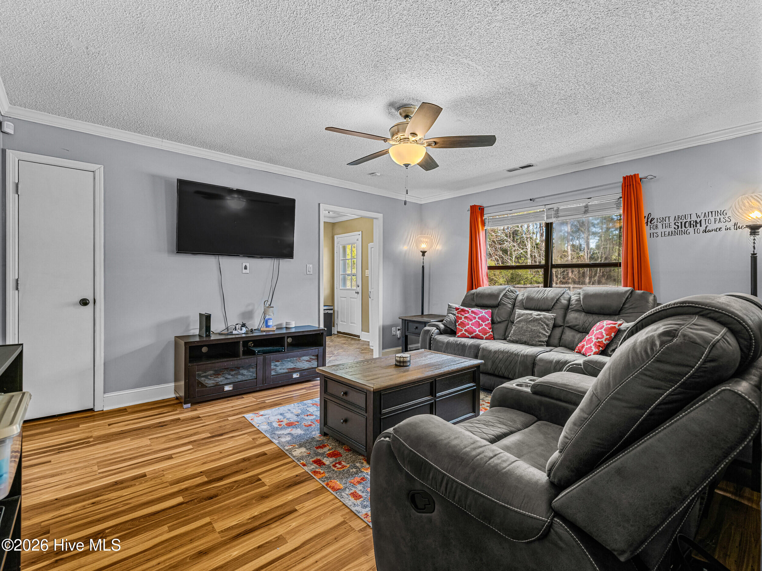 100561480 | Photo 14