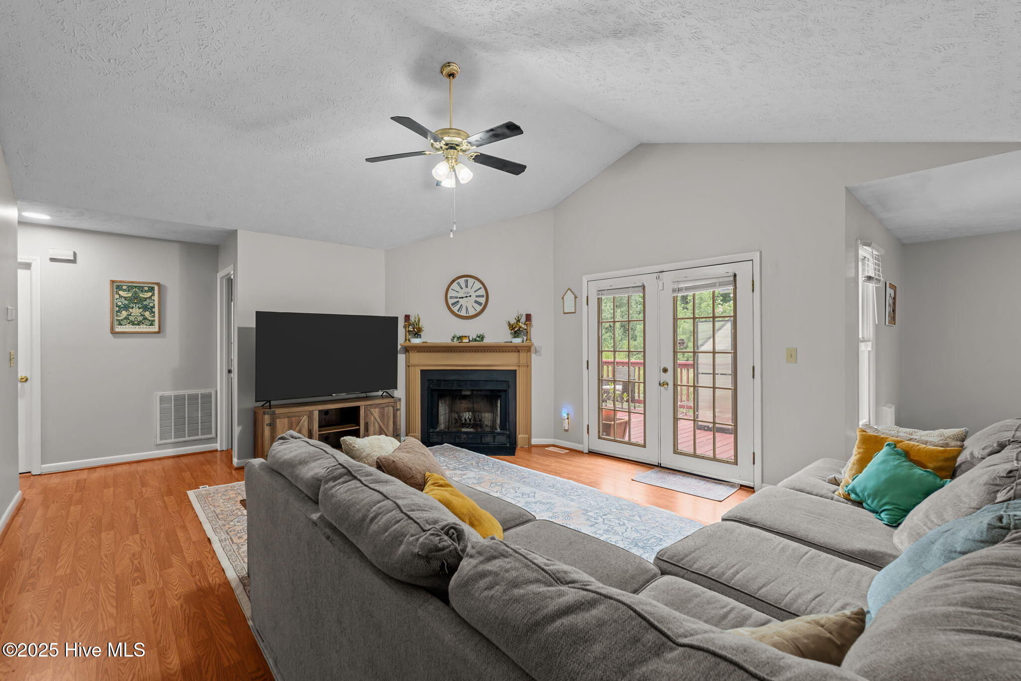 21-web-or-mls-DSC08407