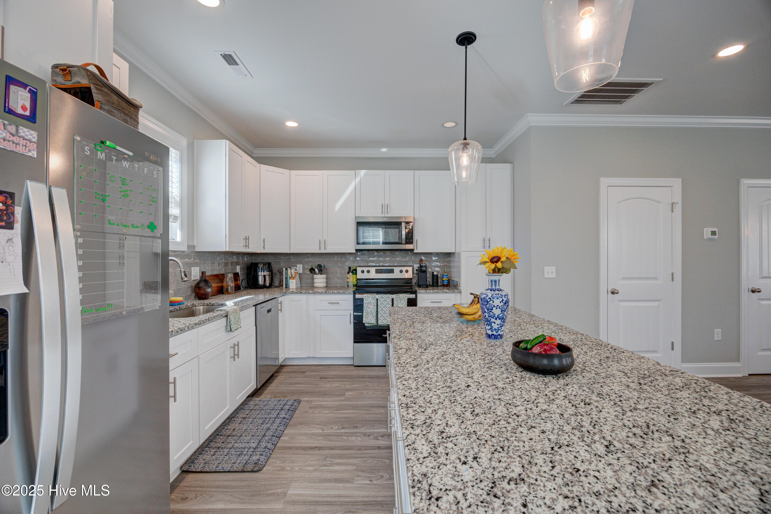 100494235 | Photo 18