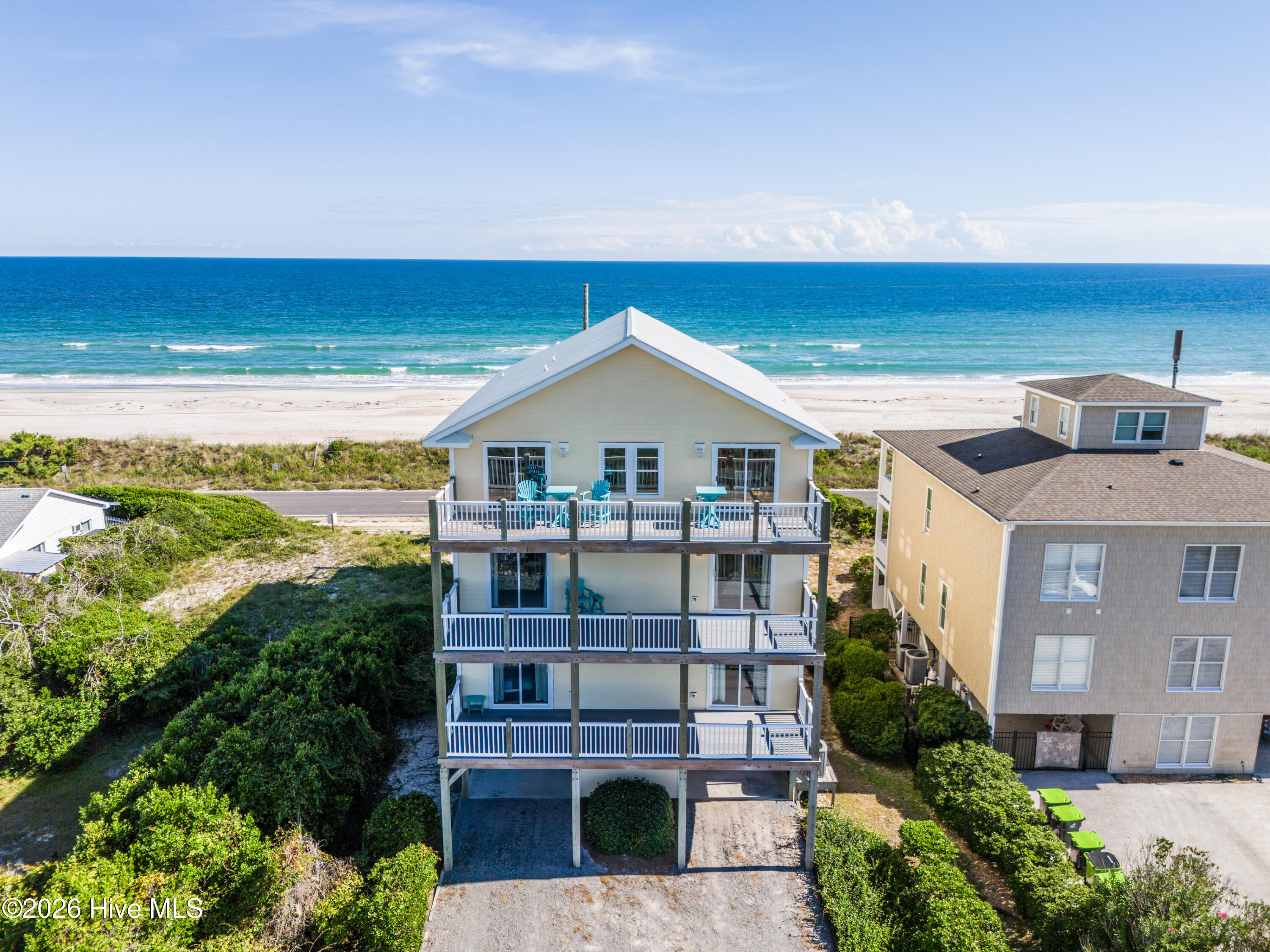 Photo 1 of Single family home for sale at 100 Oleander Ct, Surf City, NC 28445 | MLS# 100606822 | Listing updated on 2026-10-05