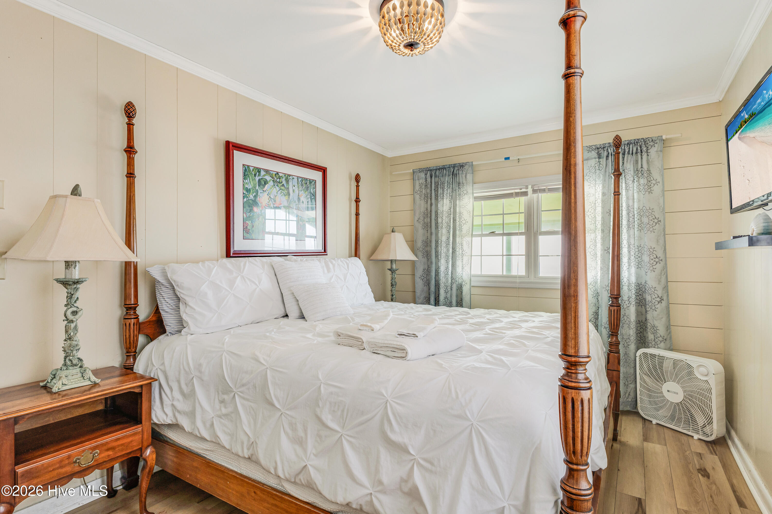 100553168 | Photo 35