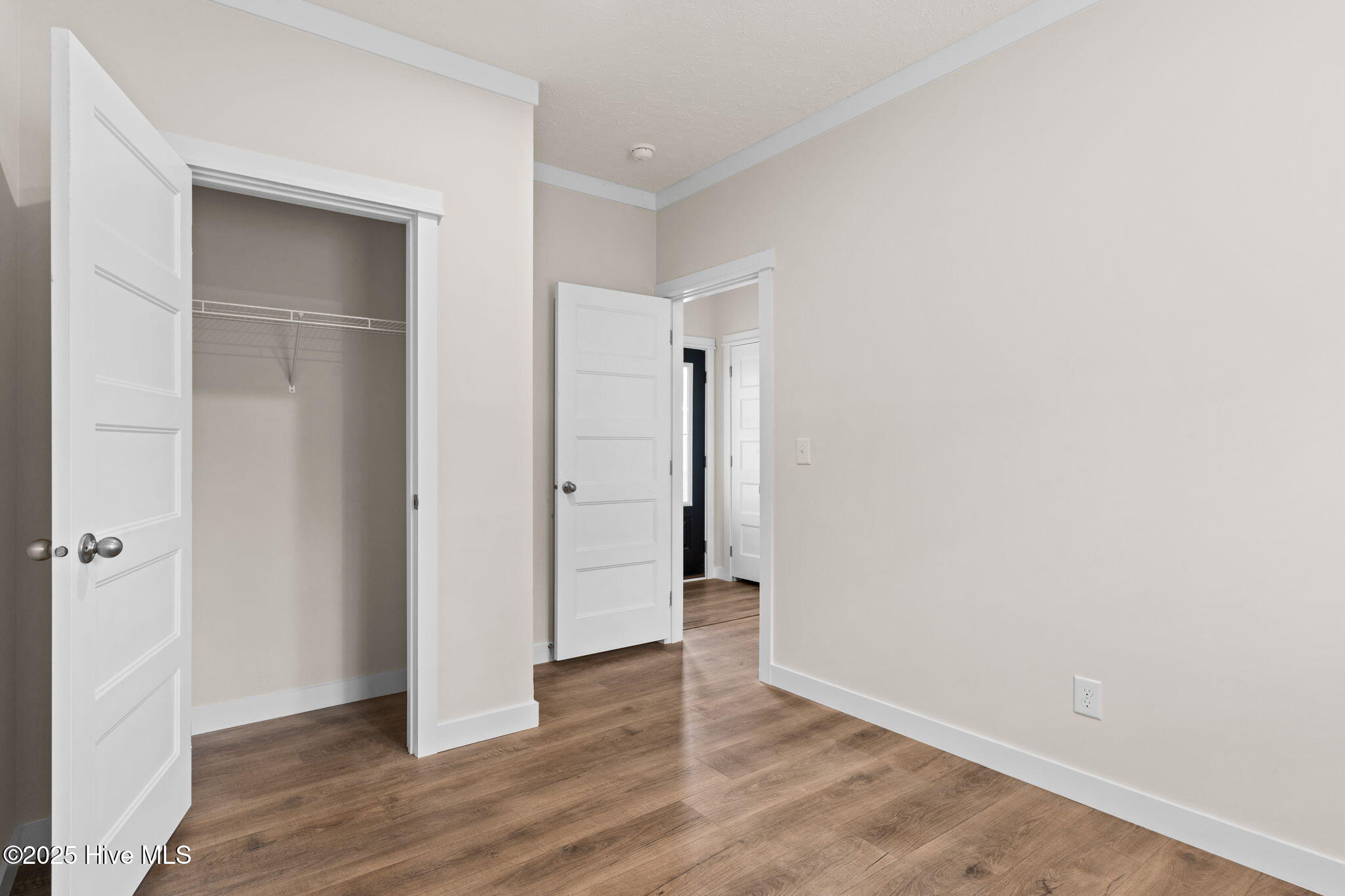 100558288 | Photo 30