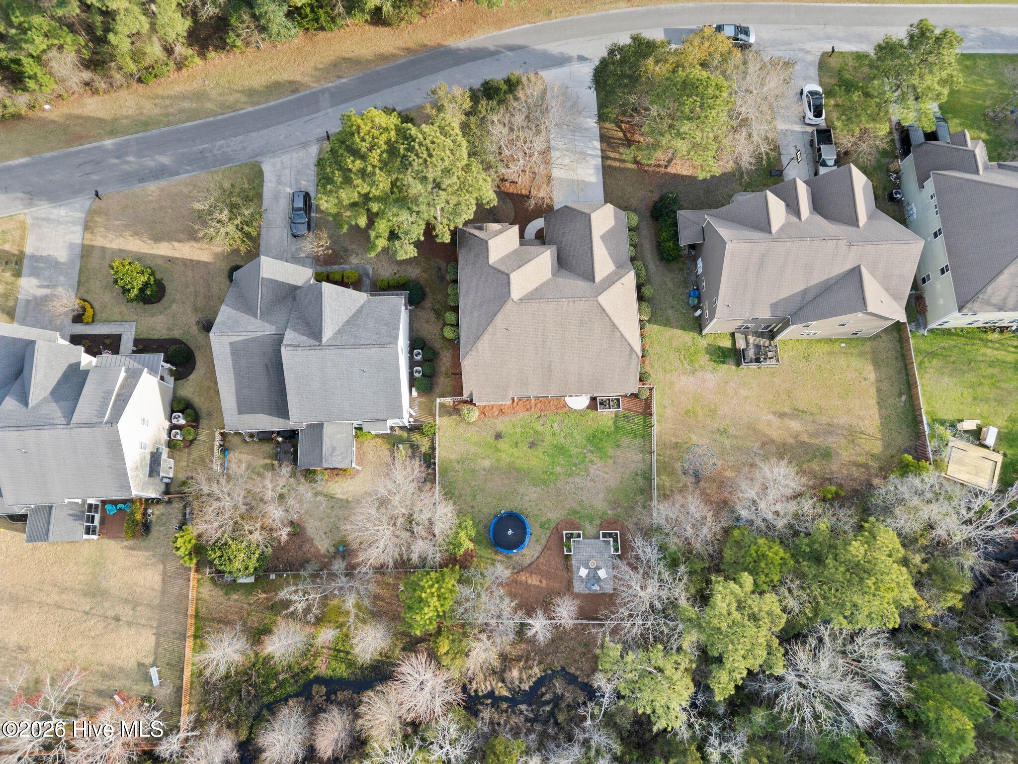 100562110 | Photo 64