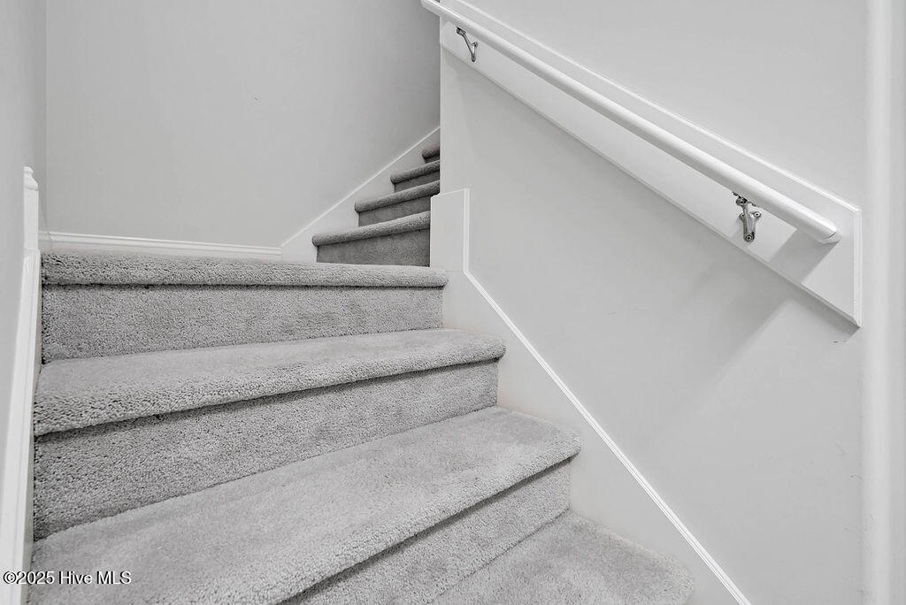 100550023 | Photo 38