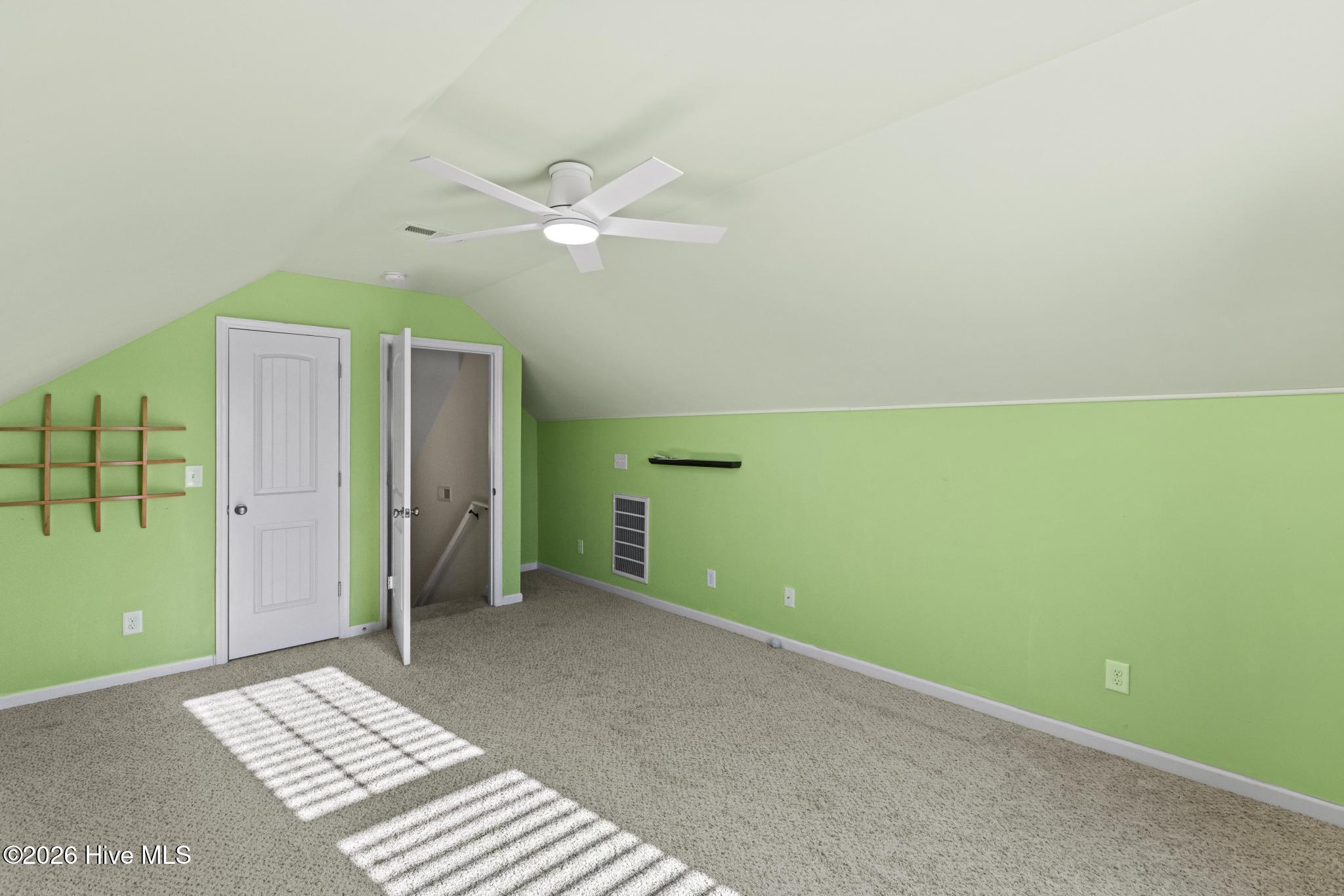 100550507 | Photo 26