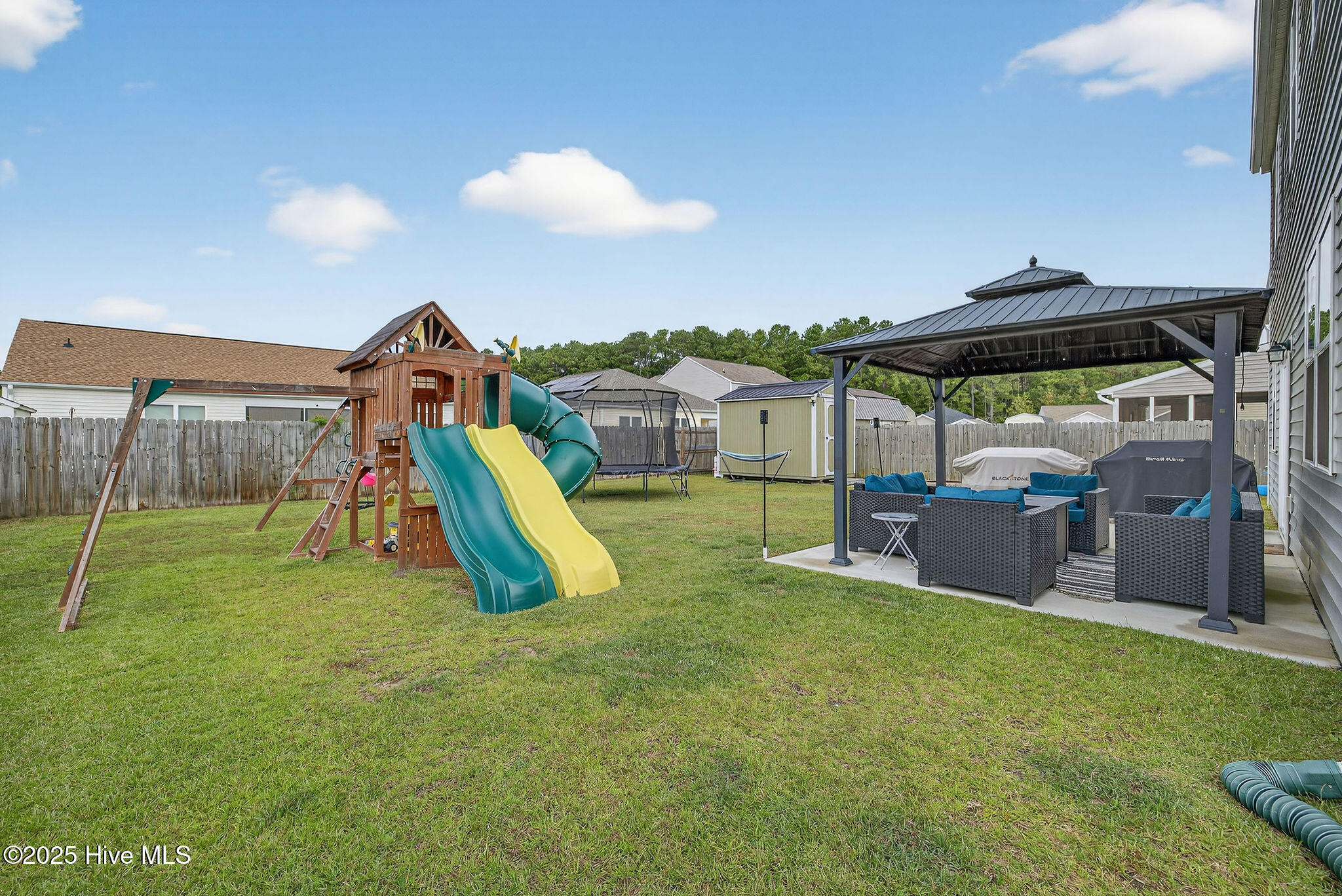 100535181 | Photo 47