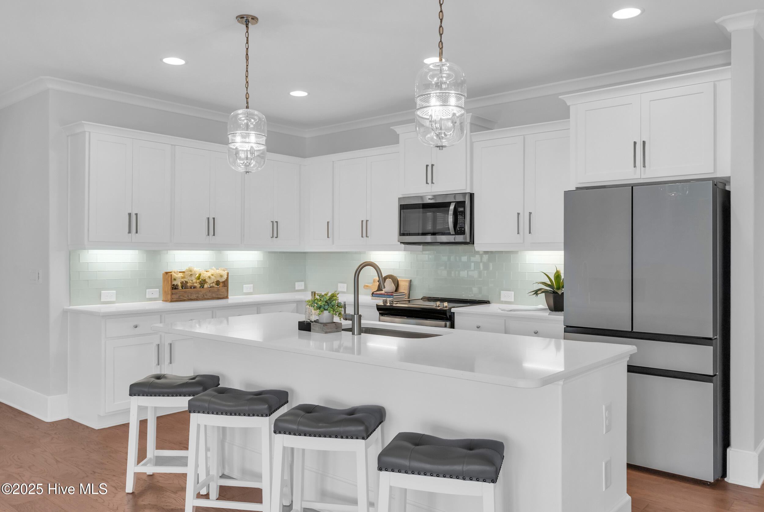 100535117 | Photo 11