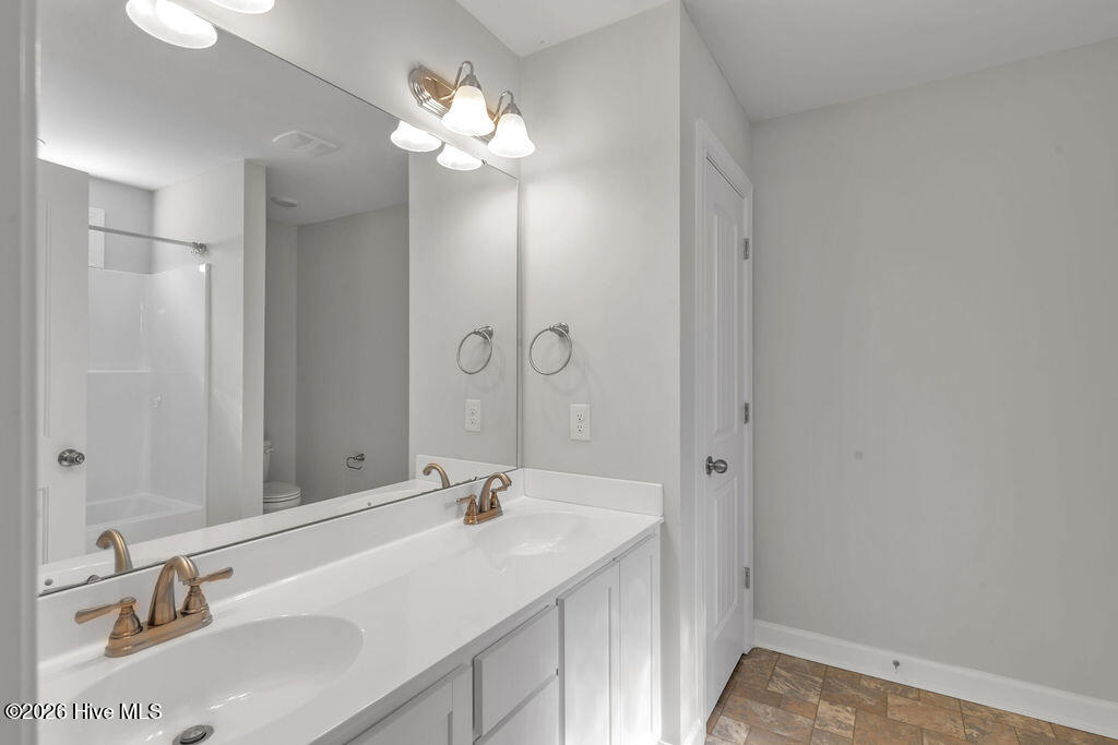 100558571 | Photo 21