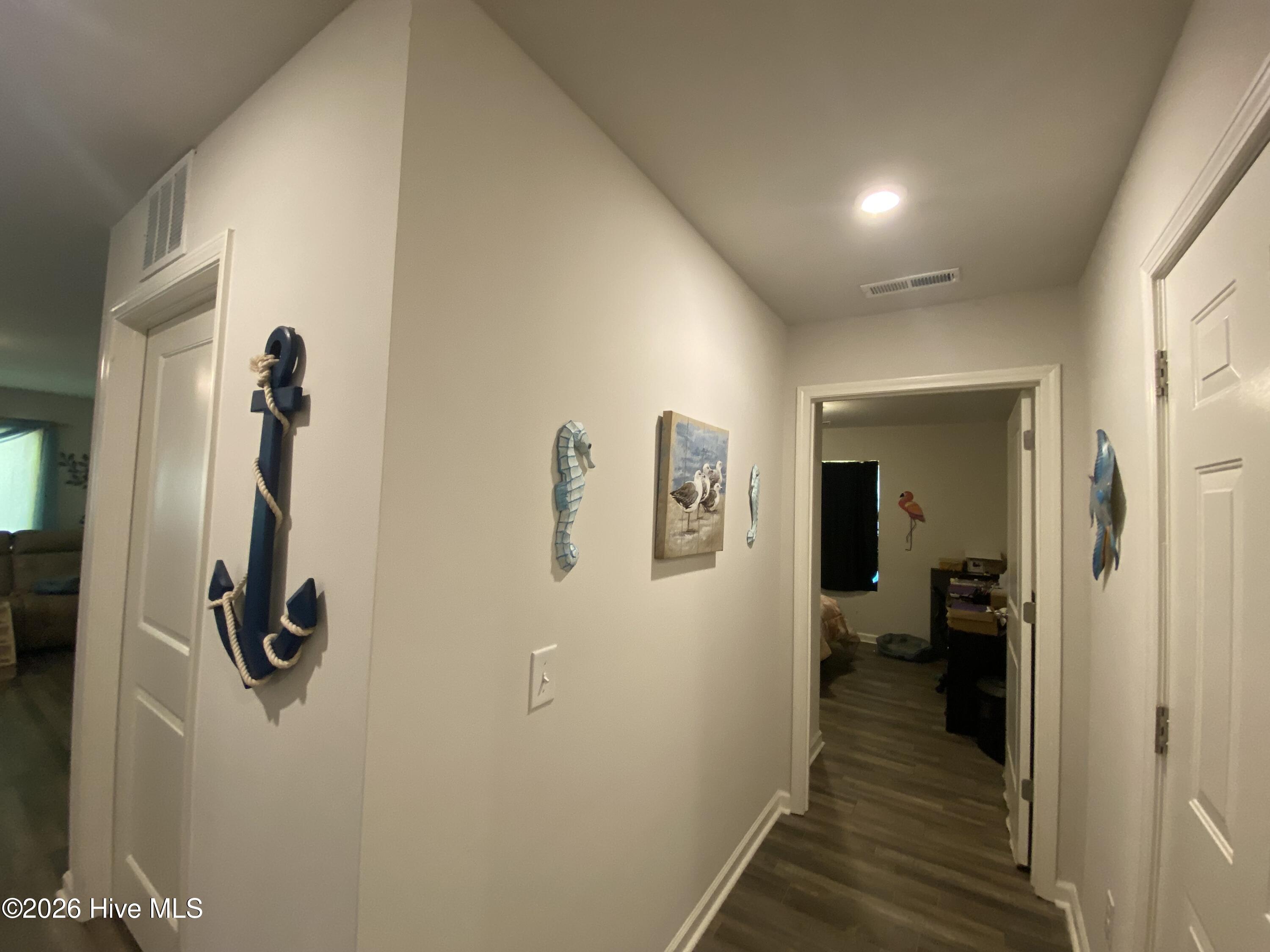 100566692 | Photo 33