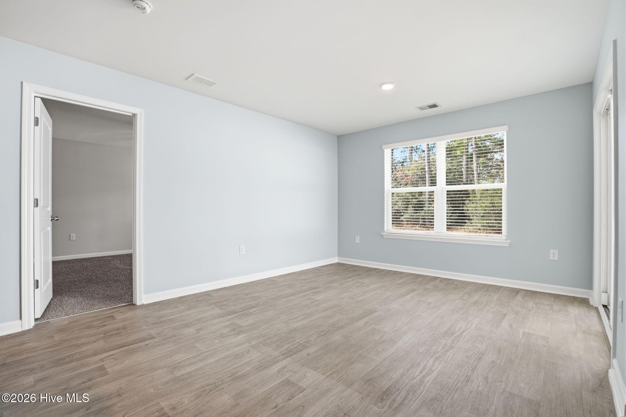 100558624 | Photo 17