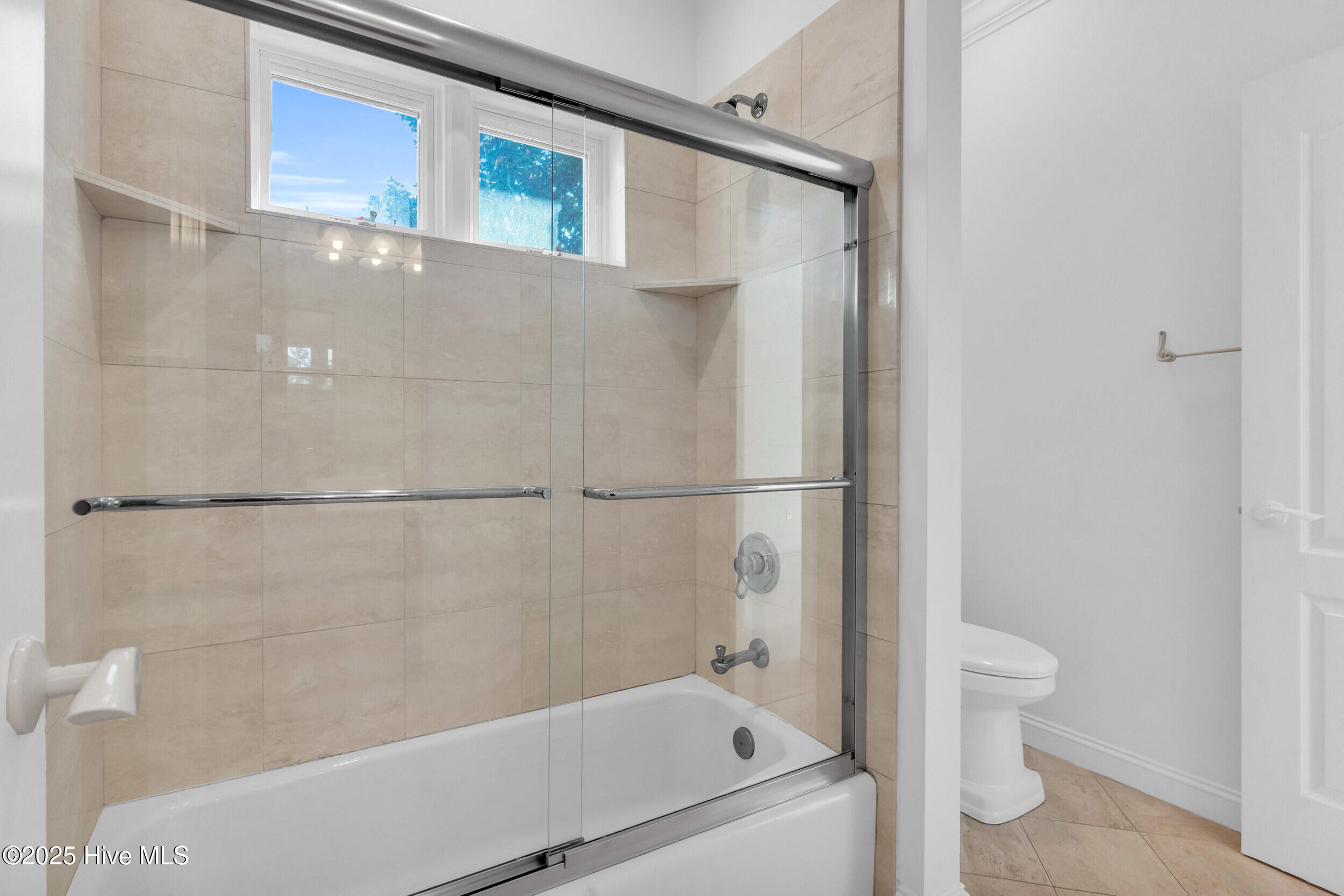 100505592 | Photo 33