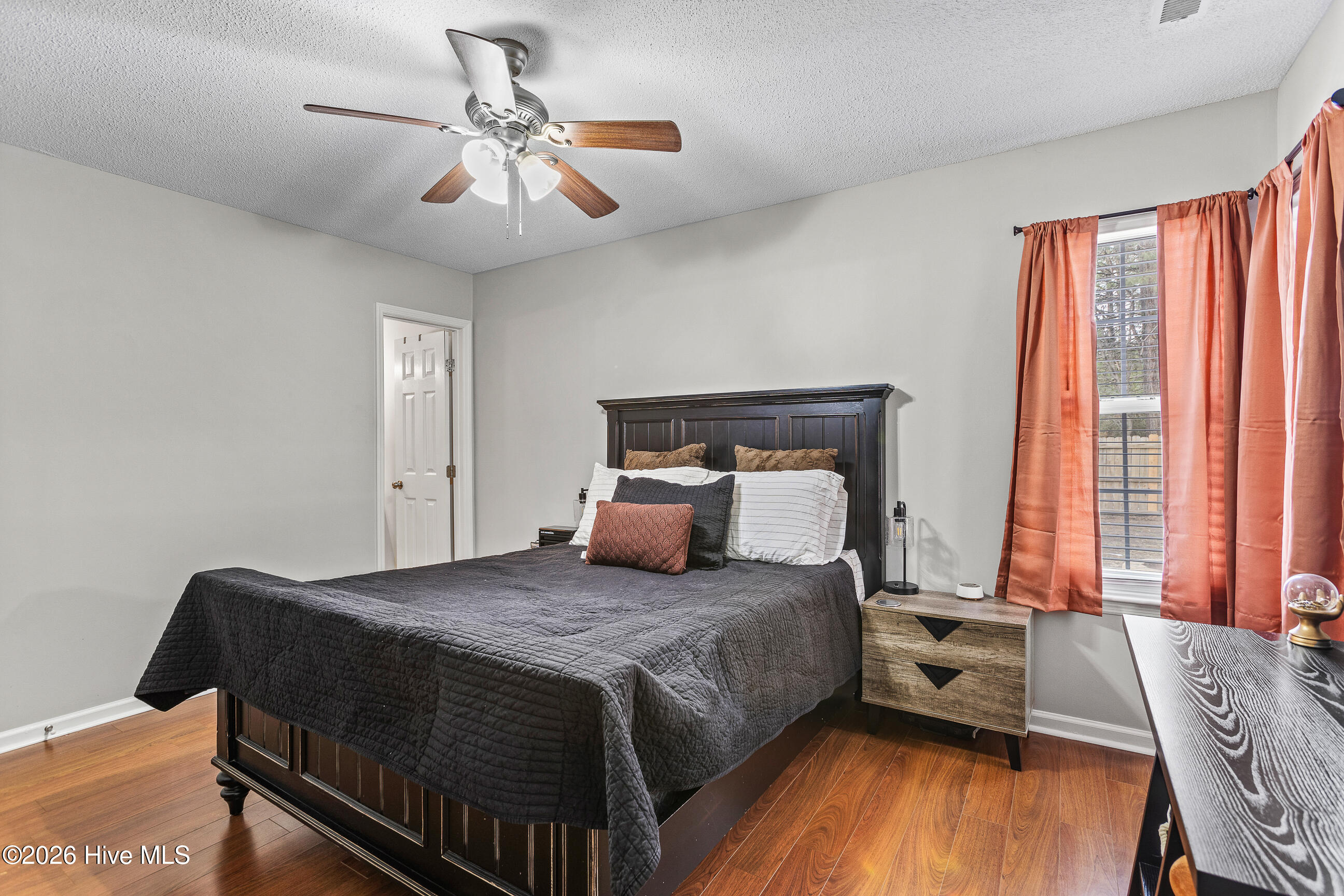 100553126 | Photo 15